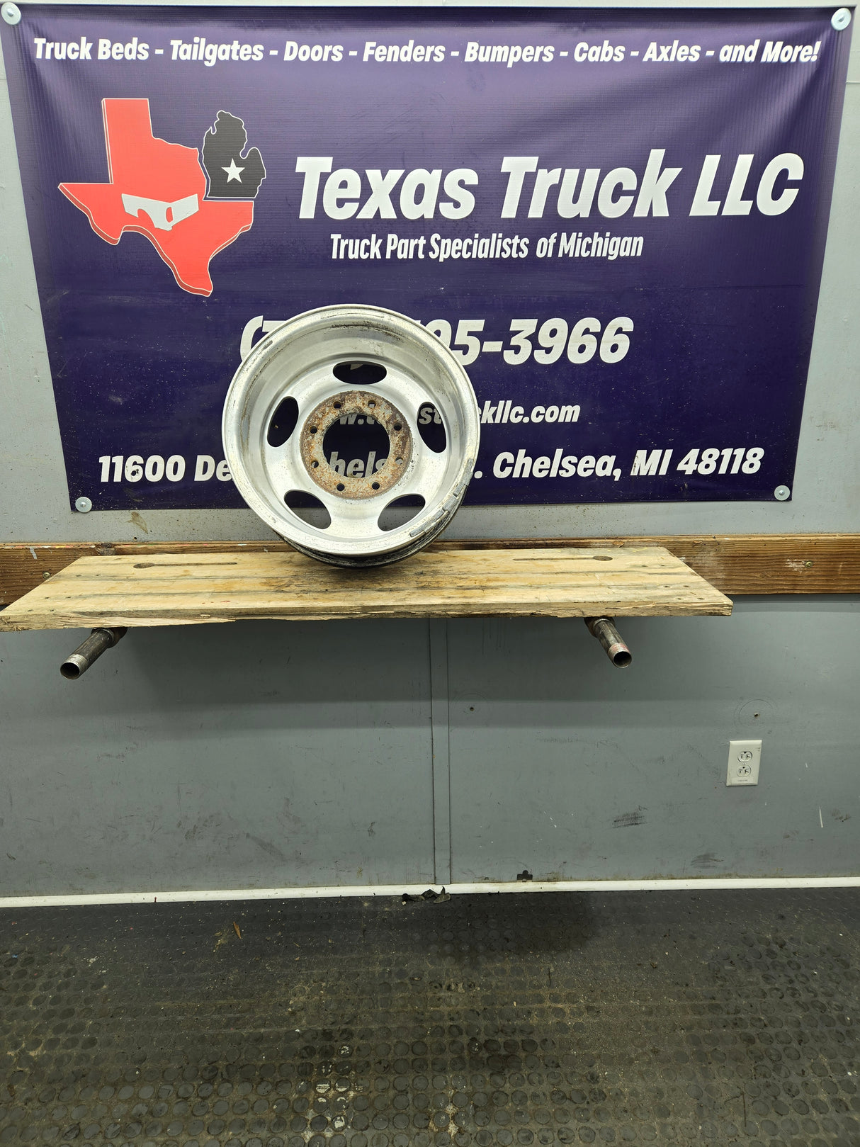 1999-2004 Ford F250 F350 Super Duty Excursion 16" Polished Aluminum Wheel Rim