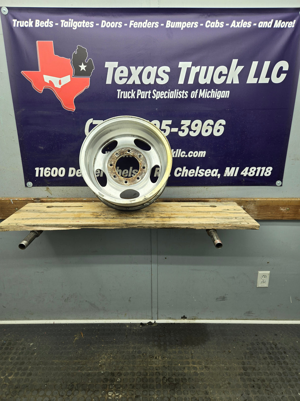 1999-2004 Ford F250 F350 Super Duty Excursion 16" Polished Aluminum Wheel Rim