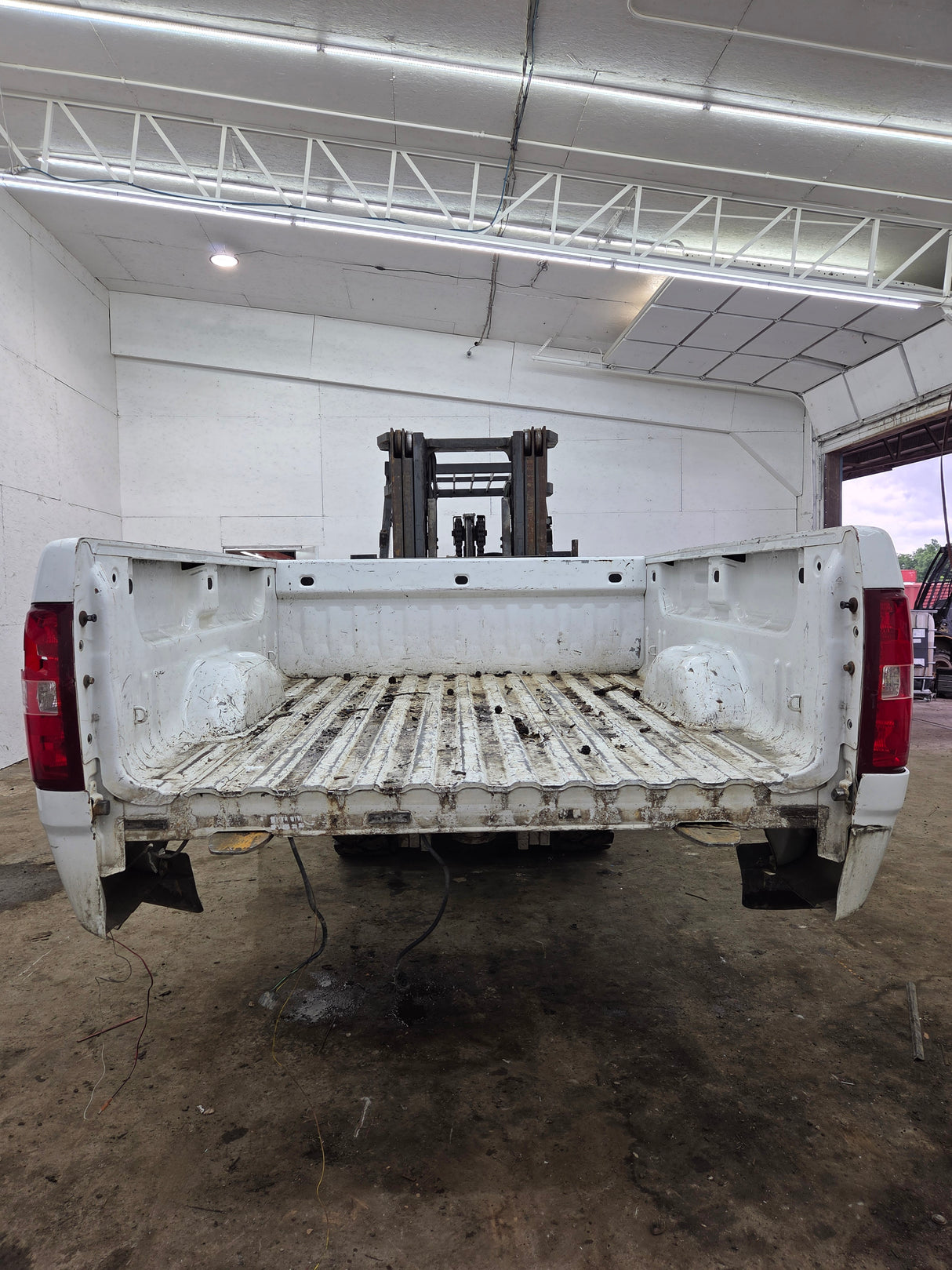 2007-2013 Chevrolet Silverado 1500 2500 3500 HD 6' 6" Short Truck Bed