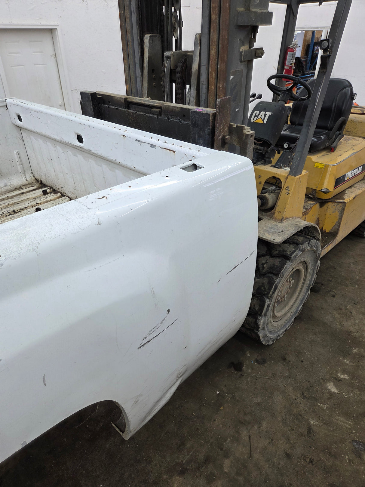 2007-2013 Chevrolet Silverado 1500 2500 3500 HD 6' 6" Short Truck Bed