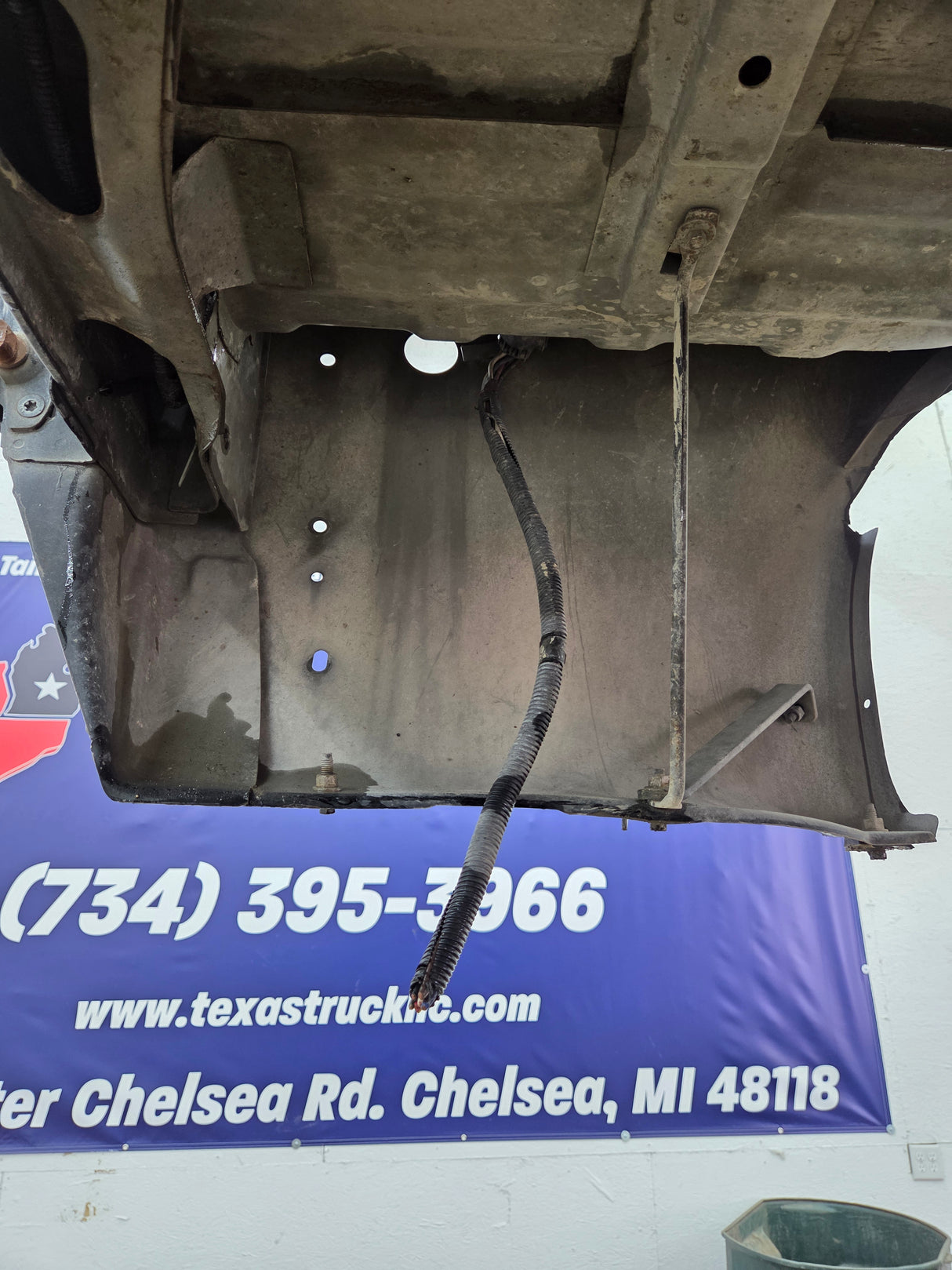 1999-2010 Ford Super Duty F250 F350 6' 9" Dually Short Truck Bed