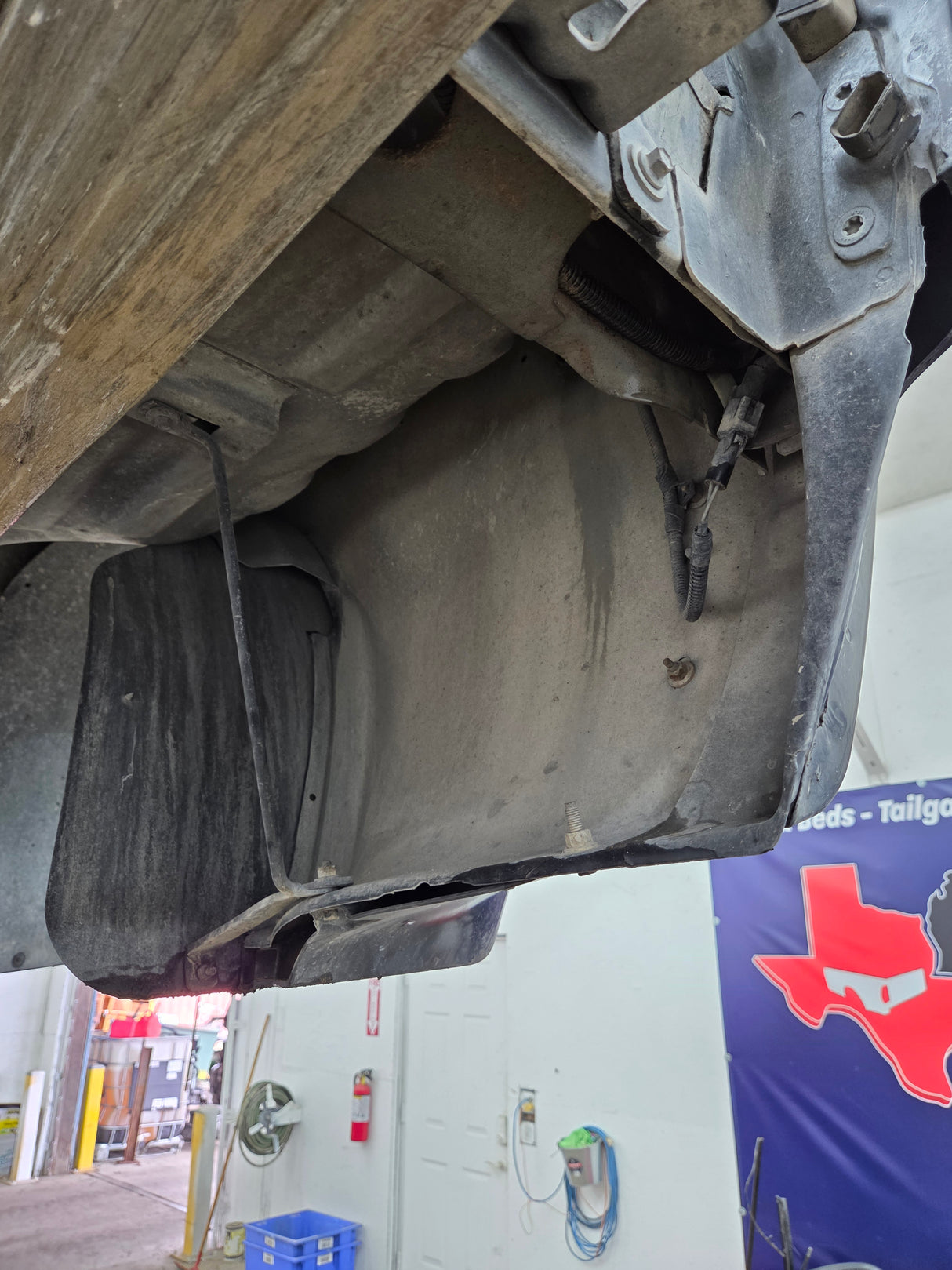 1999-2010 Ford Super Duty F250 F350 6' 9" Dually Short Truck Bed