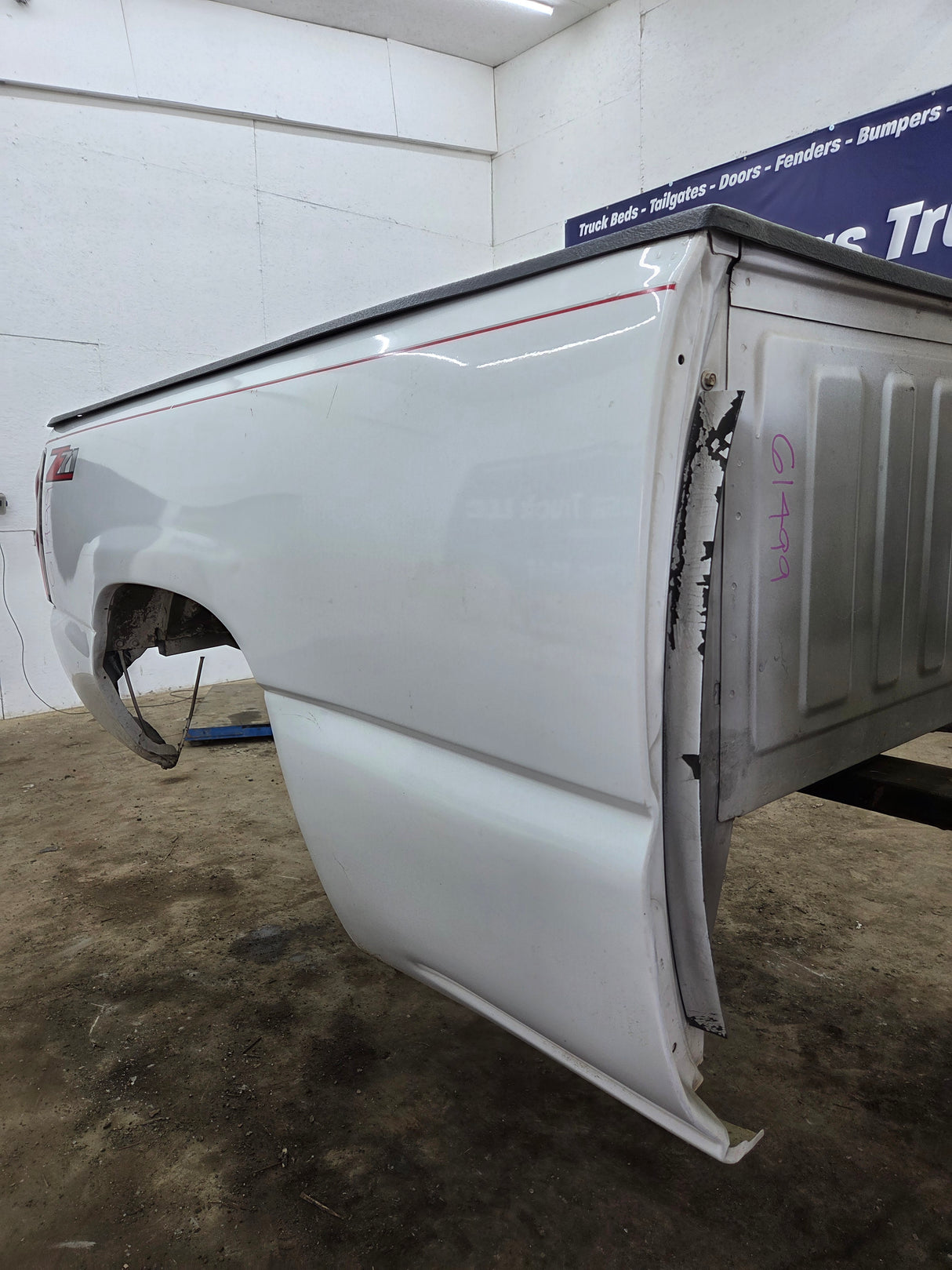 1999-2007 Chevrolet Silverado / GMC Sierra 1500 2500HD 3500HD 6' 6" Short Truck Bed