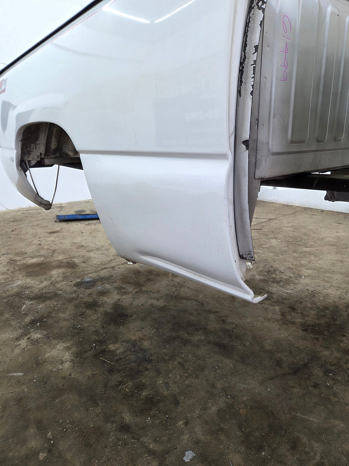 1999-2007 Chevrolet Silverado / GMC Sierra 1500 2500HD 3500HD 6' 6" Short Truck Bed