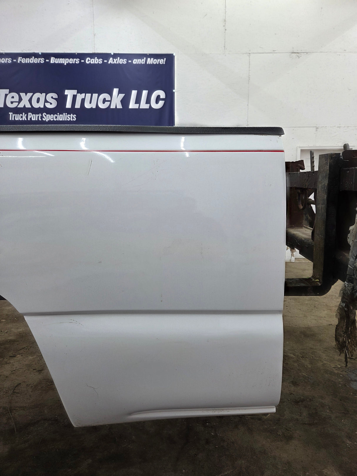 1999-2007 Chevrolet Silverado / GMC Sierra 1500 2500HD 3500HD 6' 6" Short Truck Bed