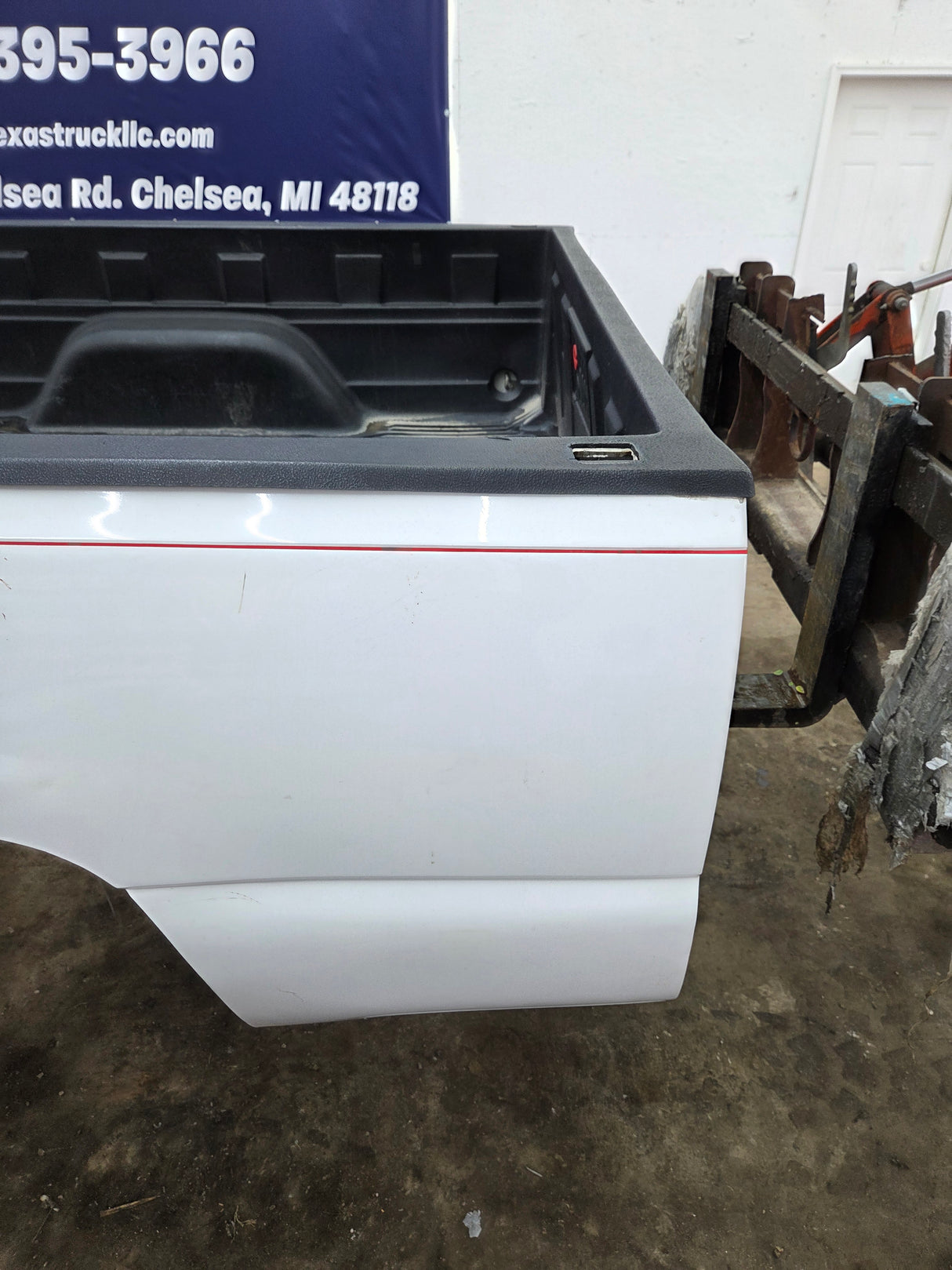1999-2007 Chevrolet Silverado / GMC Sierra 1500 2500HD 3500HD 6' 6" Short Truck Bed