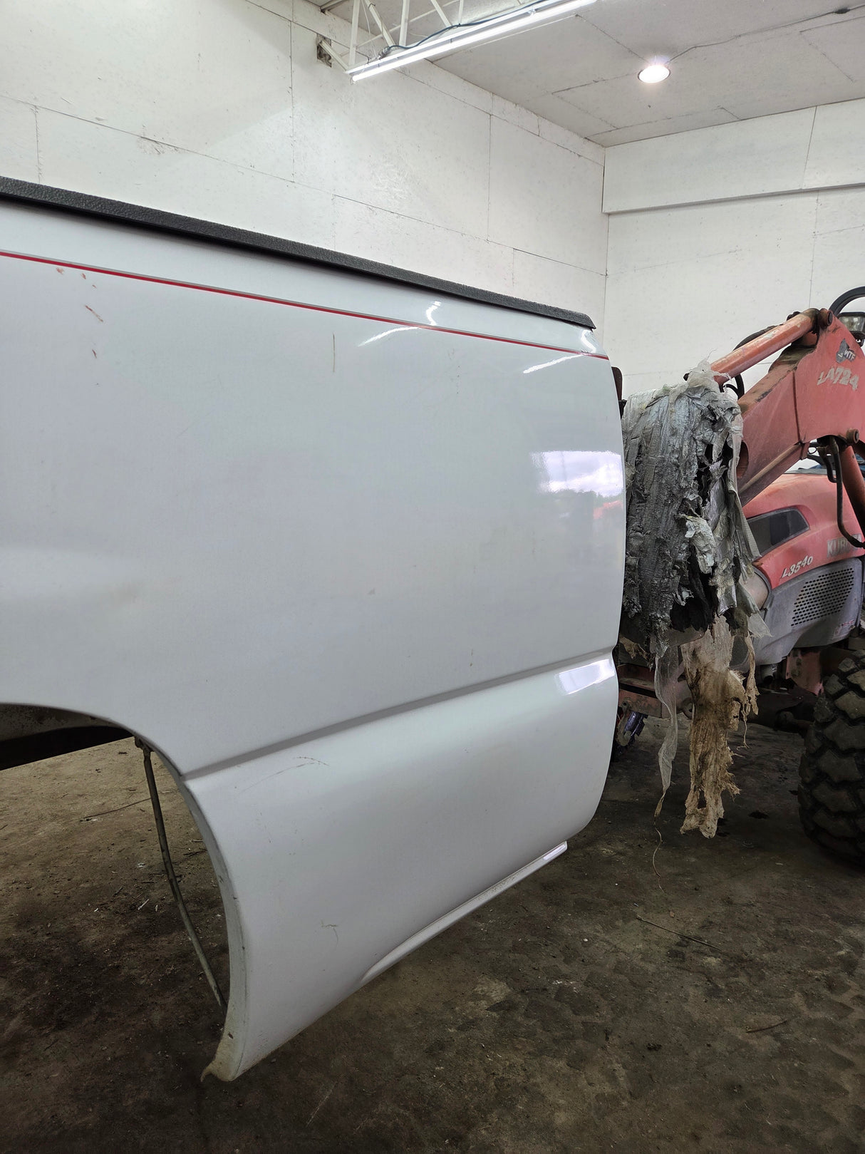 1999-2007 Chevrolet Silverado / GMC Sierra 1500 2500HD 3500HD 6' 6" Short Truck Bed