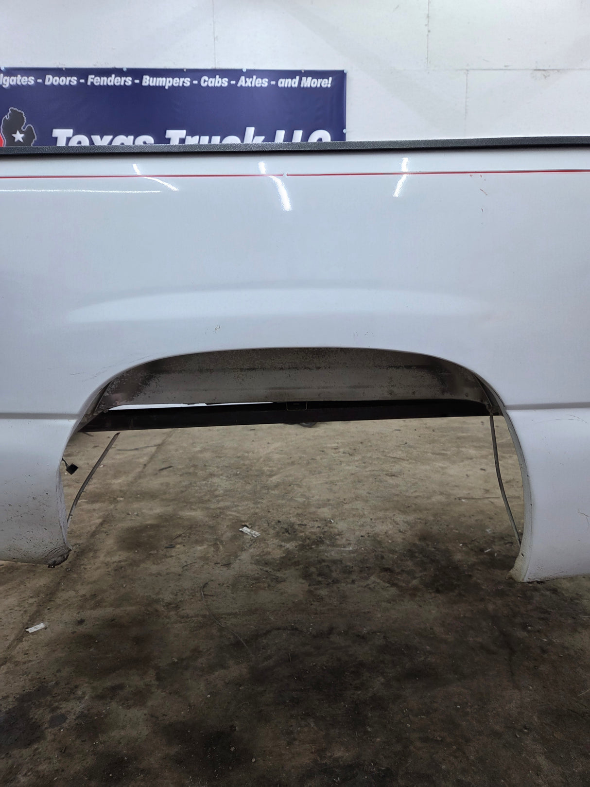 1999-2007 Chevrolet Silverado / GMC Sierra 1500 2500HD 3500HD 6' 6" Short Truck Bed