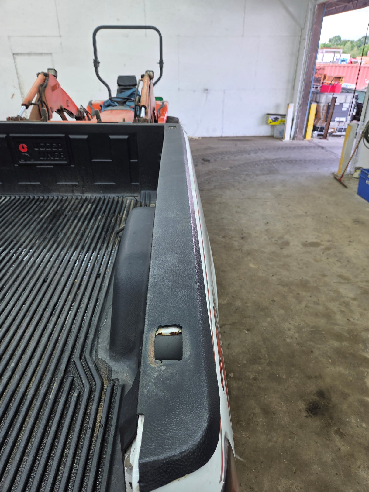 1999-2007 Chevrolet Silverado / GMC Sierra 1500 2500HD 3500HD 6' 6" Short Truck Bed