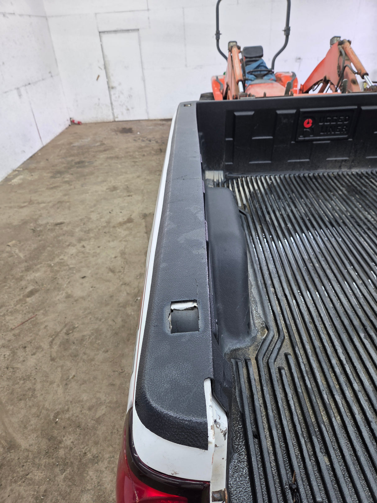 1999-2007 Chevrolet Silverado / GMC Sierra 1500 2500HD 3500HD 6' 6" Short Truck Bed