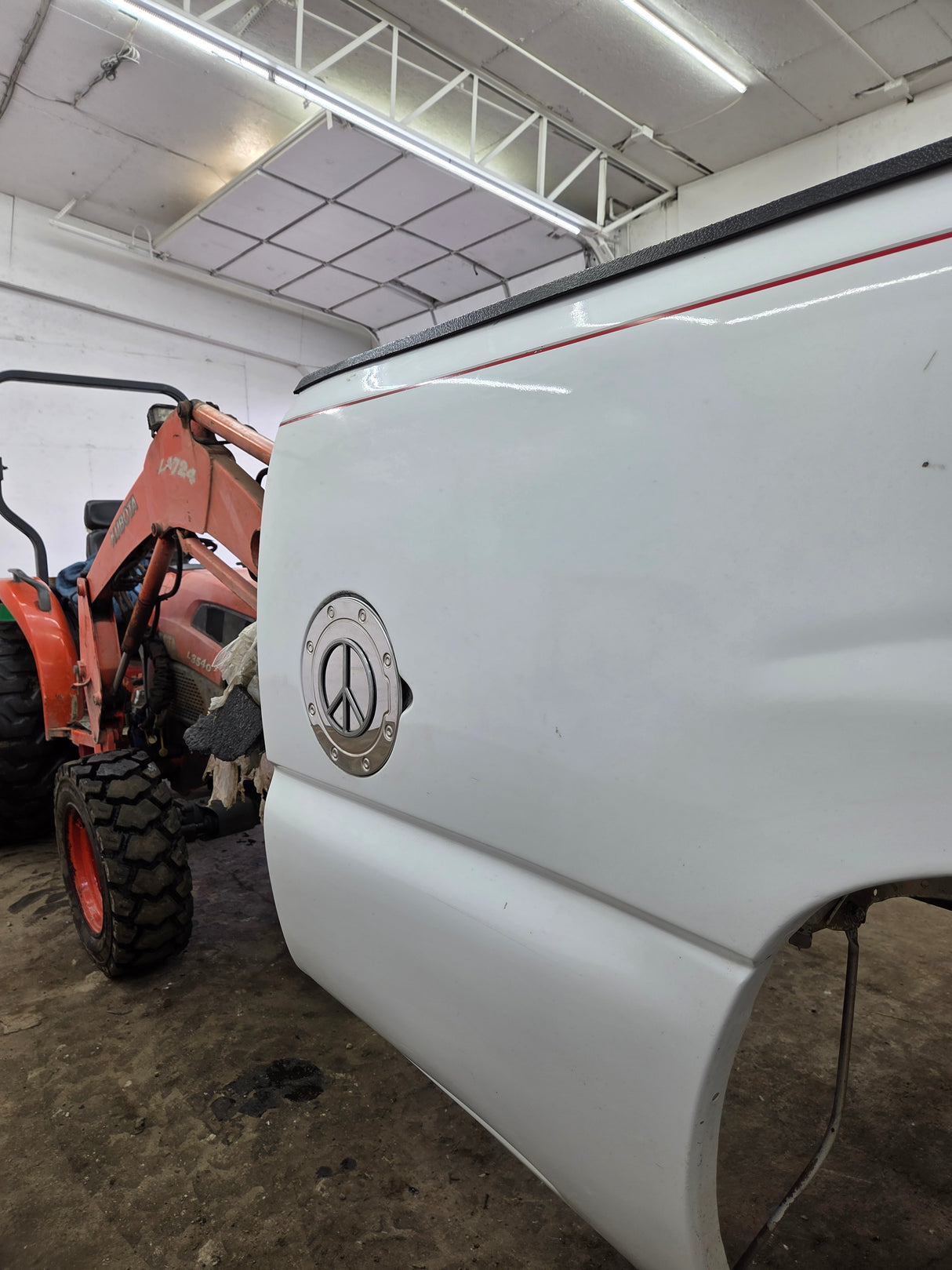 1999-2007 Chevrolet Silverado / GMC Sierra 1500 2500HD 3500HD 6' 6" Short Truck Bed