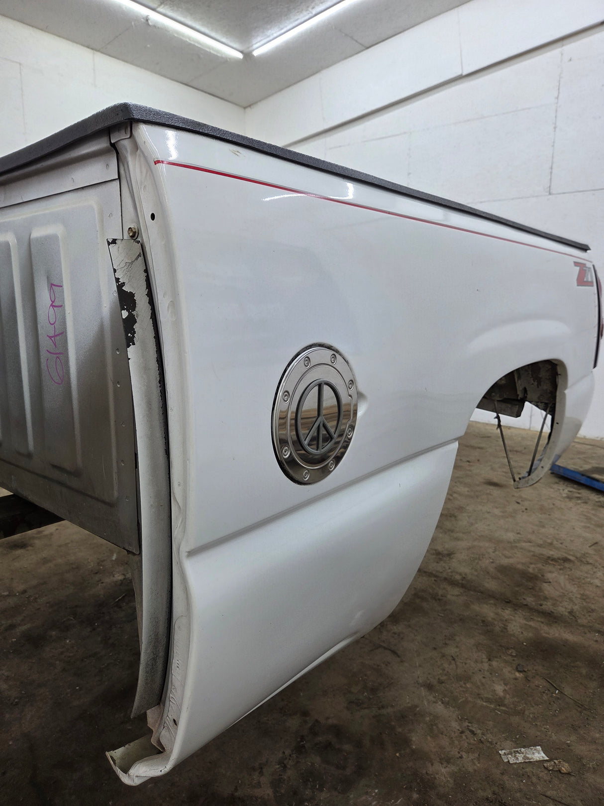 1999-2007 Chevrolet Silverado / GMC Sierra 1500 2500HD 3500HD 6' 6" Short Truck Bed