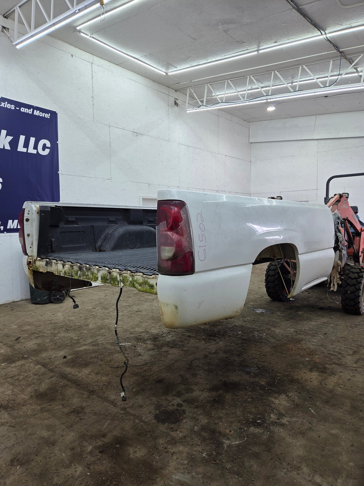 1999-2007 Chevrolet Silverado / GMC Sierra 1500 2500 3500 HD 8' Long Bed Truck Bed