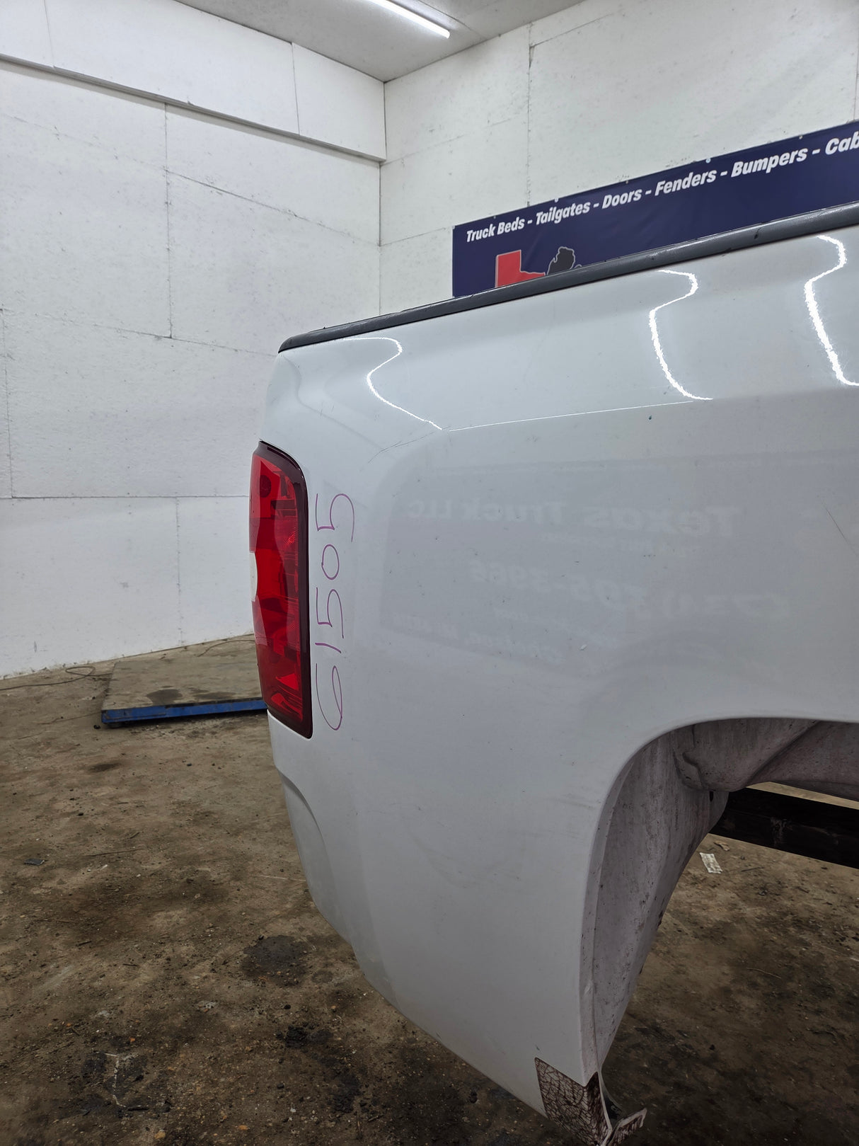 2007-2013 Chevrolet Silverado 1500 2500 3500 HD 6' 6" Short Truck Bed