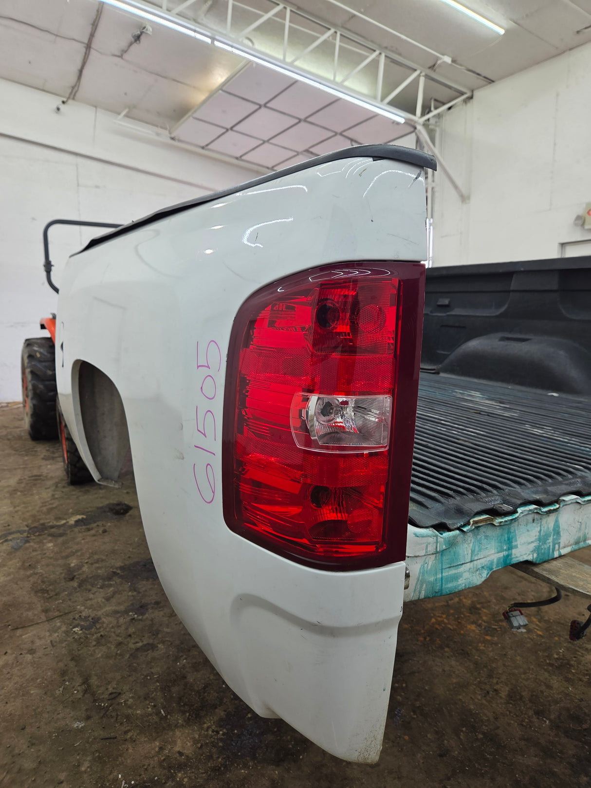 2007-2013 Chevrolet Silverado 1500 2500 3500 HD 6' 6" Short Truck Bed