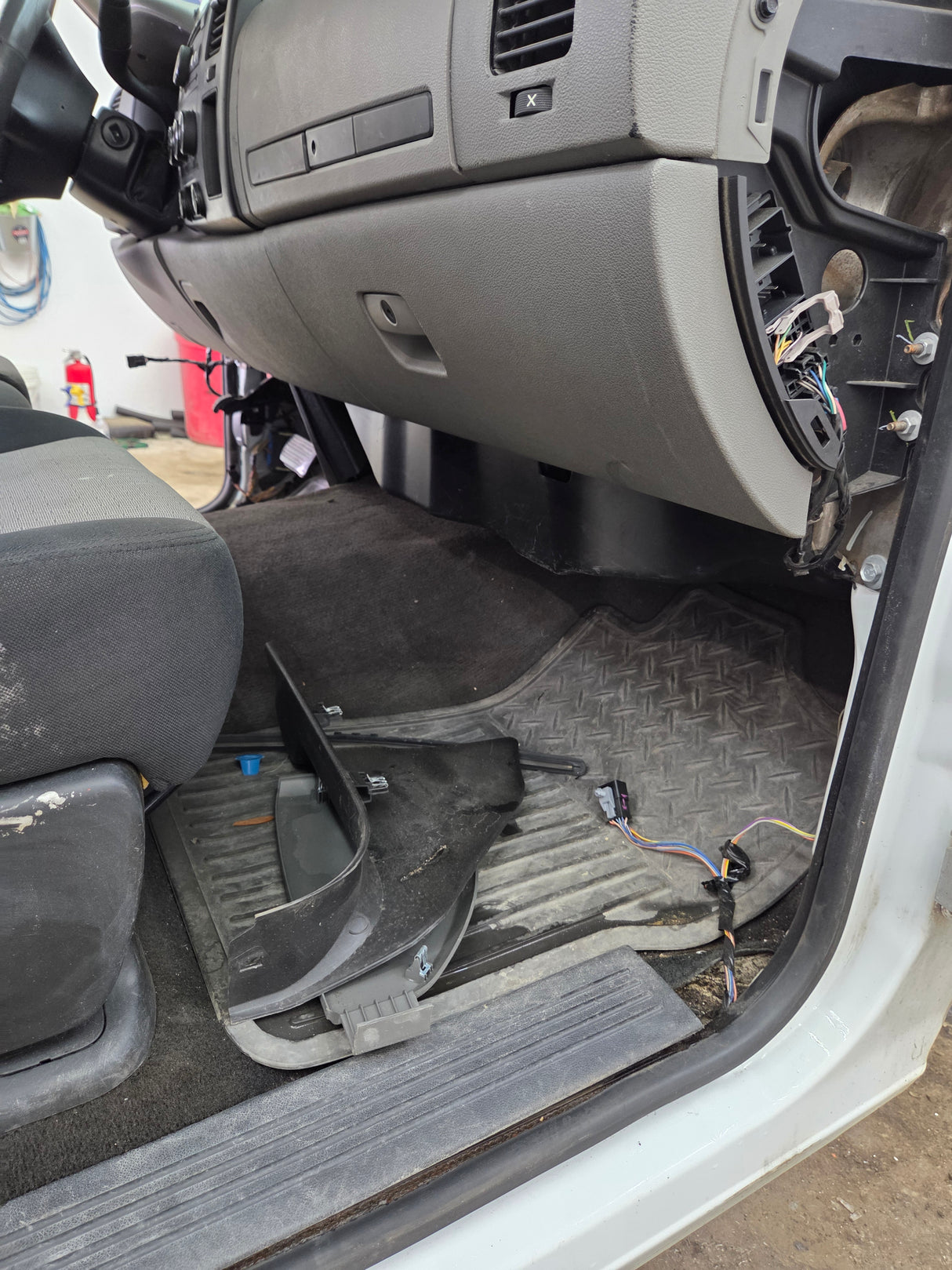 2007-2013 Chevrolet Silverado / GMC Sierra 1500 2500 3500 HD Regular Cab