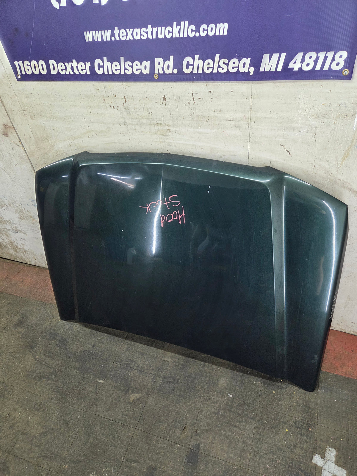 2003-2006 Chevrolet Silverado 2500 3500 Cateye HD Hood OEM
