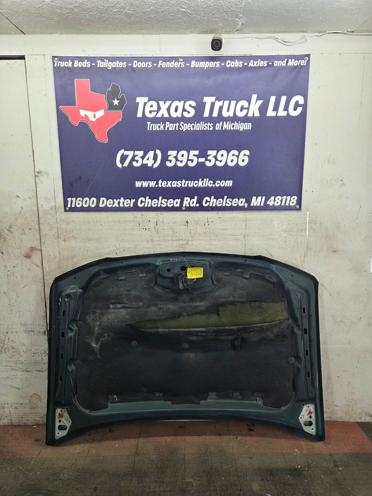 2003-2006 Chevrolet Silverado 2500 3500 Cateye HD Hood OEM