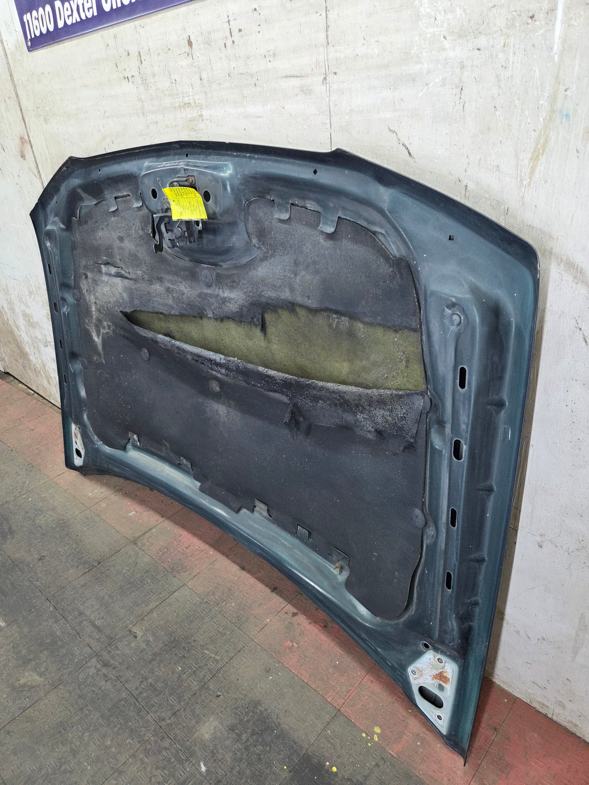 2003-2006 Chevrolet Silverado 2500 3500 Cateye HD Hood OEM