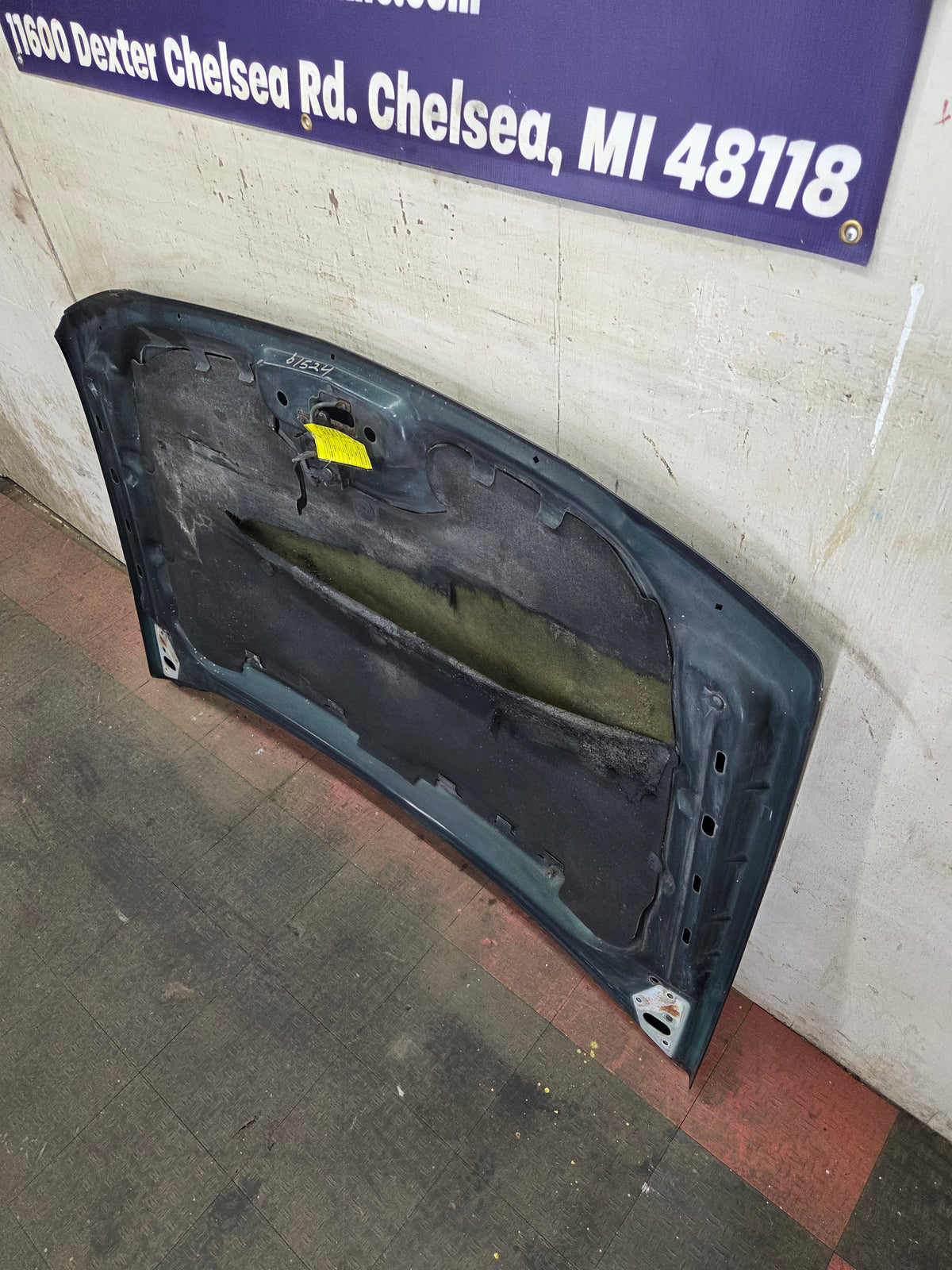 2003-2006 Chevrolet Silverado 2500 3500 Cateye HD Hood OEM