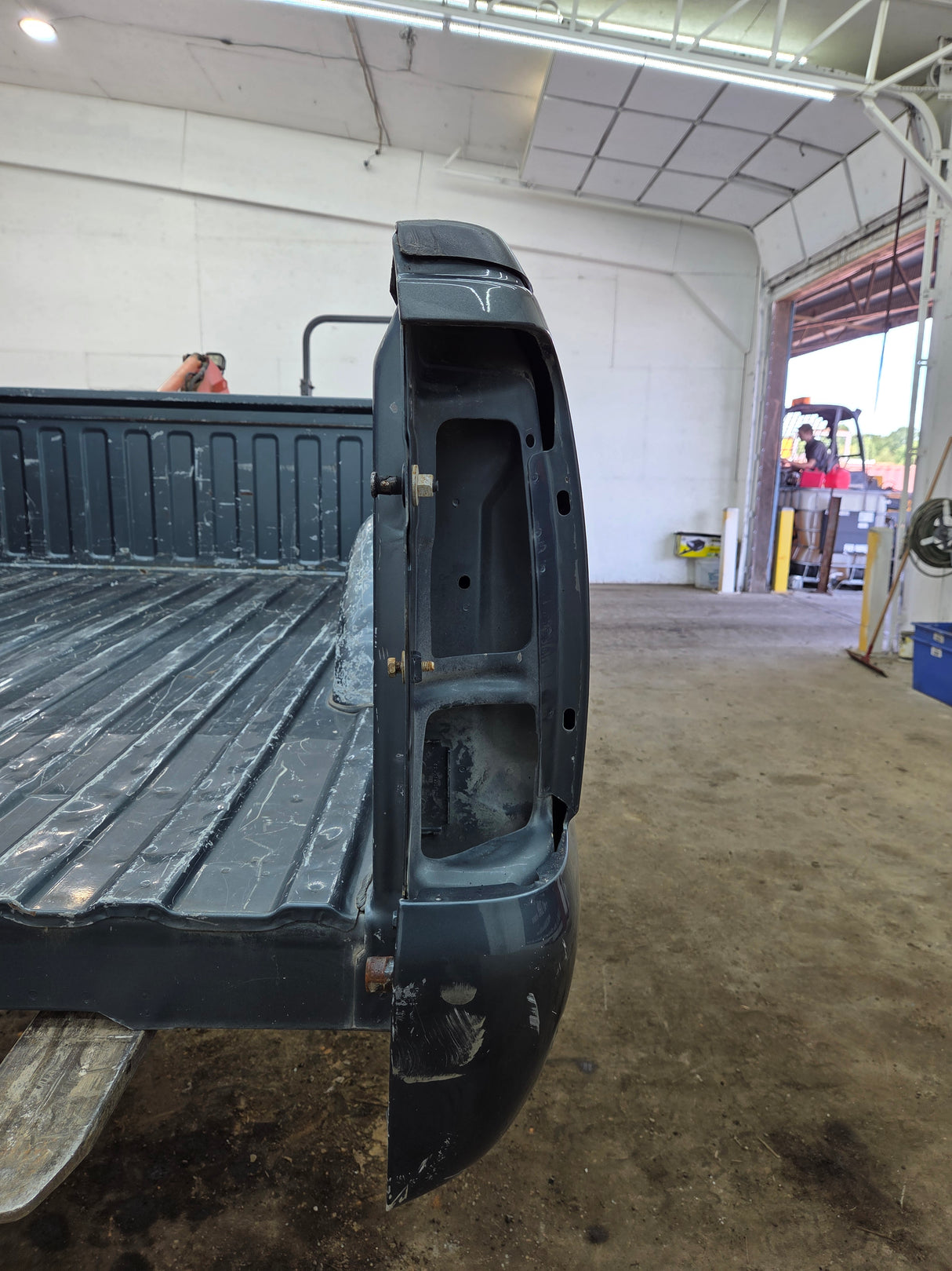 1999-2007 Chevrolet Silverado / GMC Sierra 1500 5' 8" Short Truck Bed