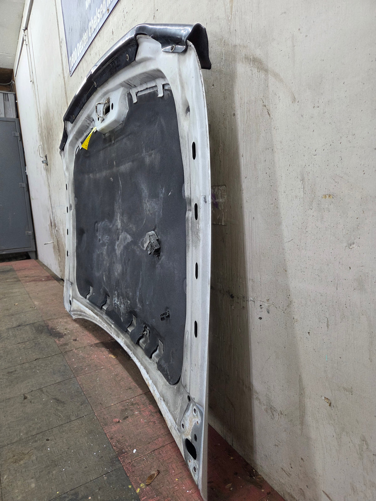 1999-2006 GMC Sierra 1500 2500 3500 Hood