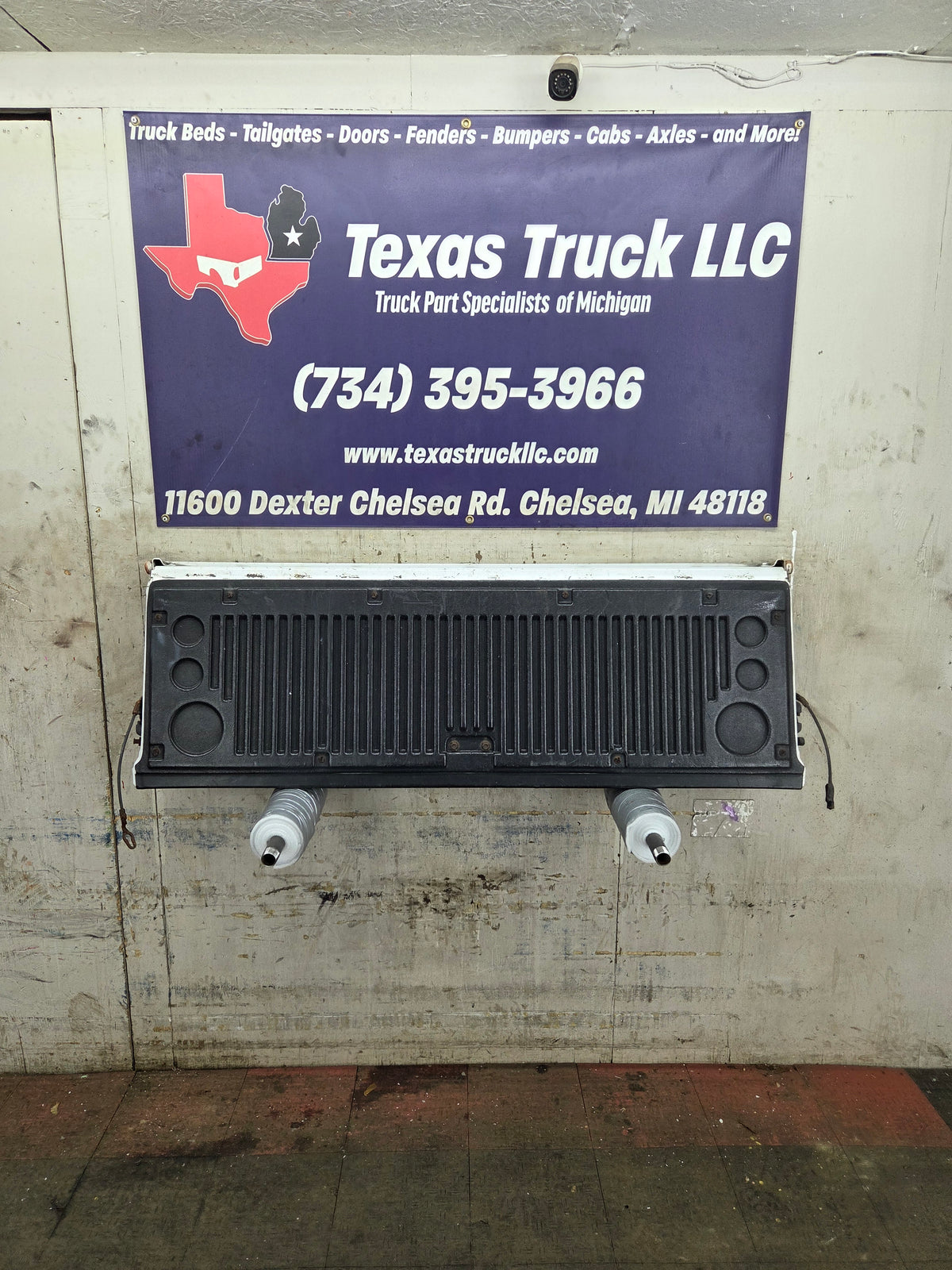 1999-2007 Chevrolet Silverado / GMC Sierra 1500 2500 3500 Tailgate
