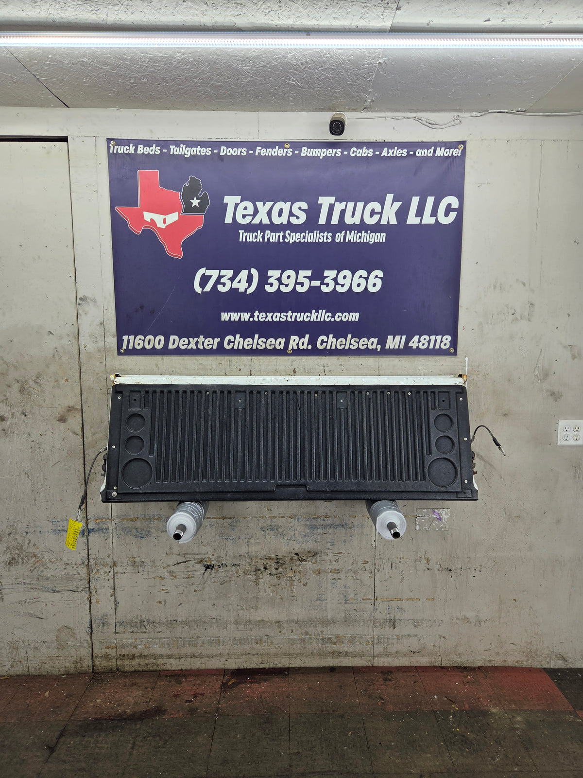 1999-2007 Chevrolet Silverado / GMC Sierra 1500 2500 3500 Tailgate