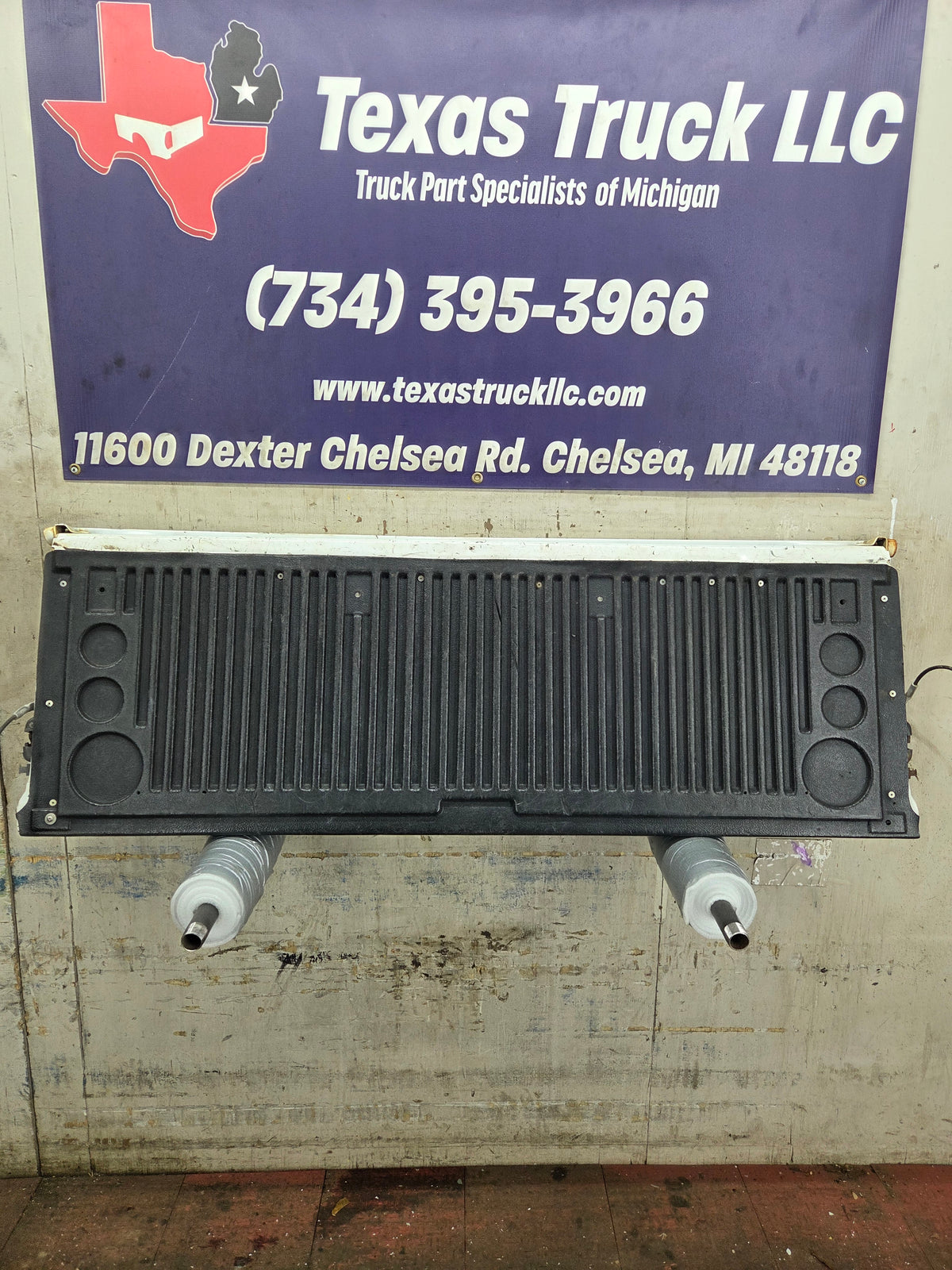 1999-2007 Chevrolet Silverado / GMC Sierra 1500 2500 3500 Tailgate