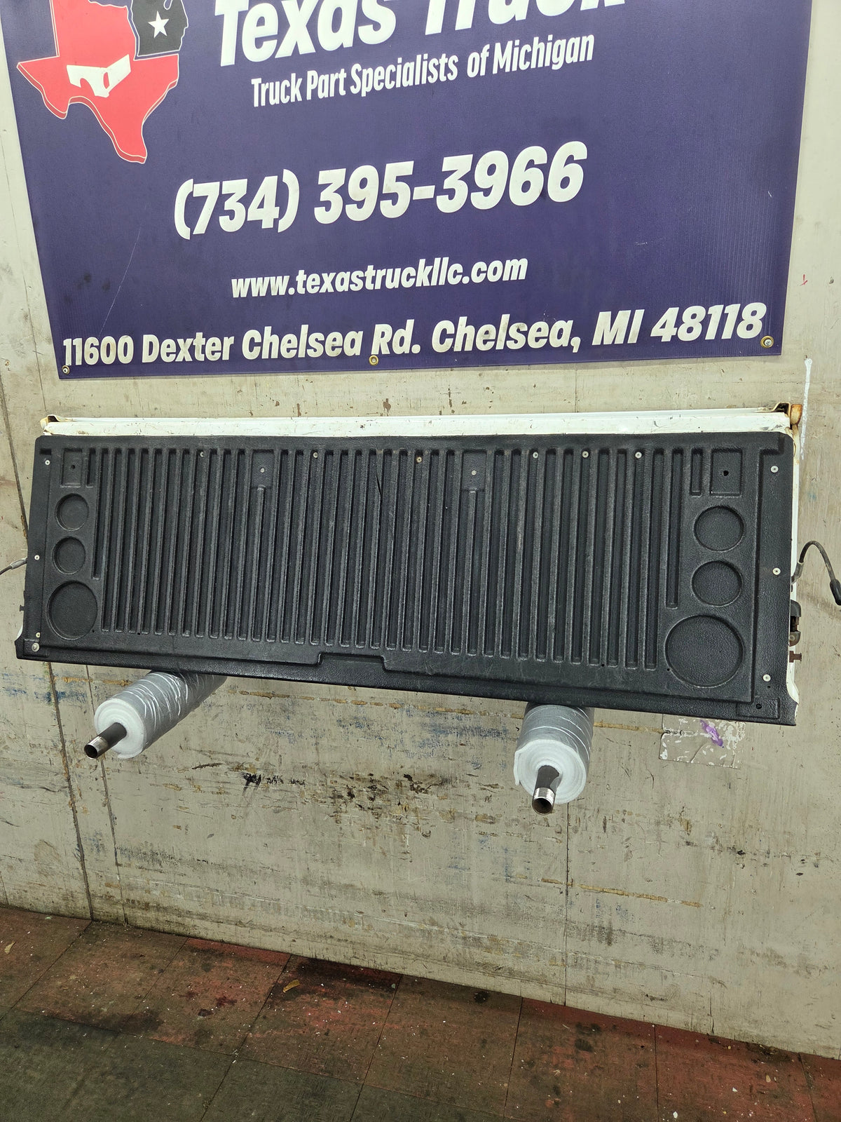 1999-2007 Chevrolet Silverado / GMC Sierra 1500 2500 3500 Tailgate
