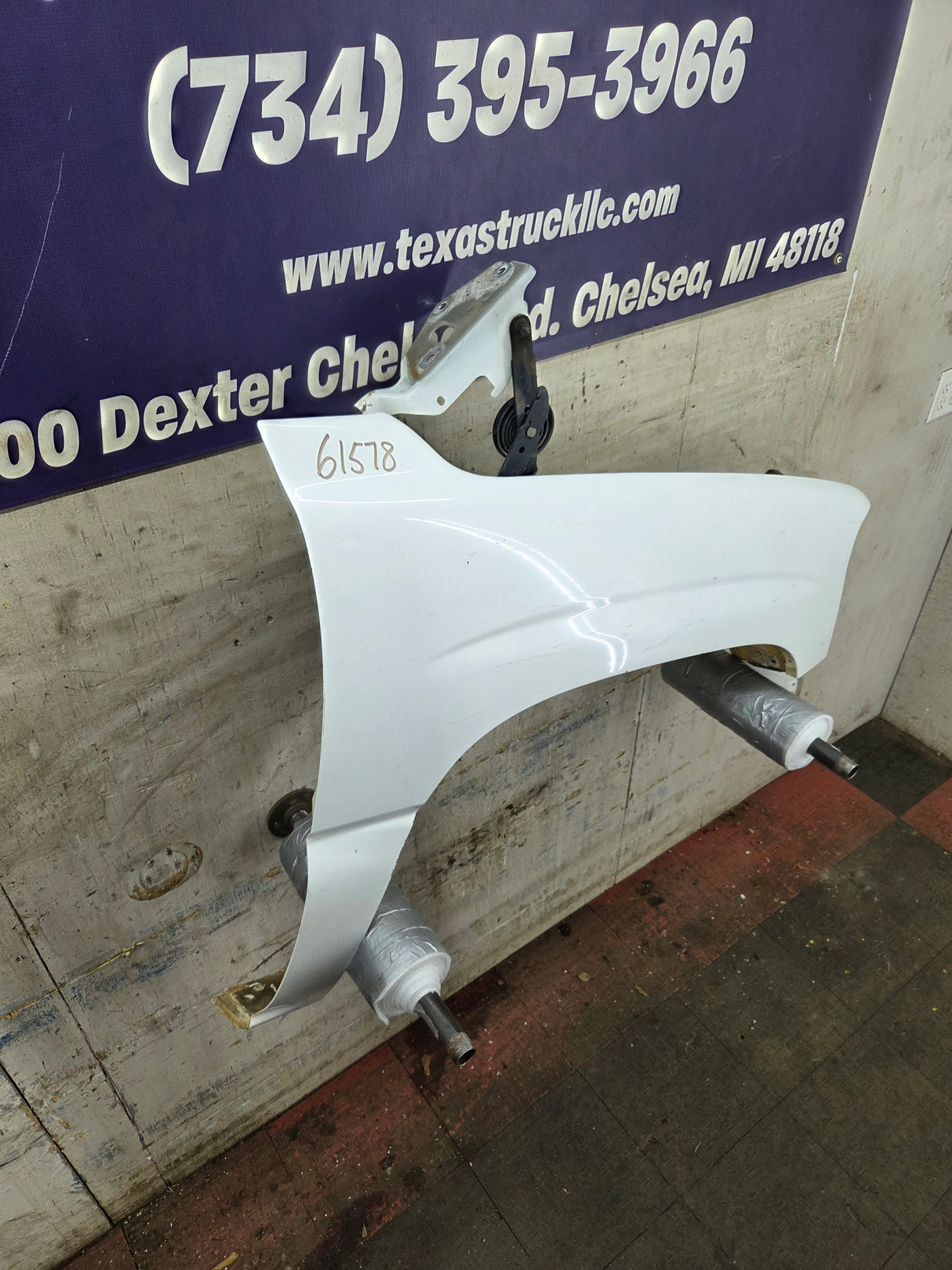 1999-2006 GMC Sierra / Yukon 1500 2500 3500 HD Passenger Side Front Fender