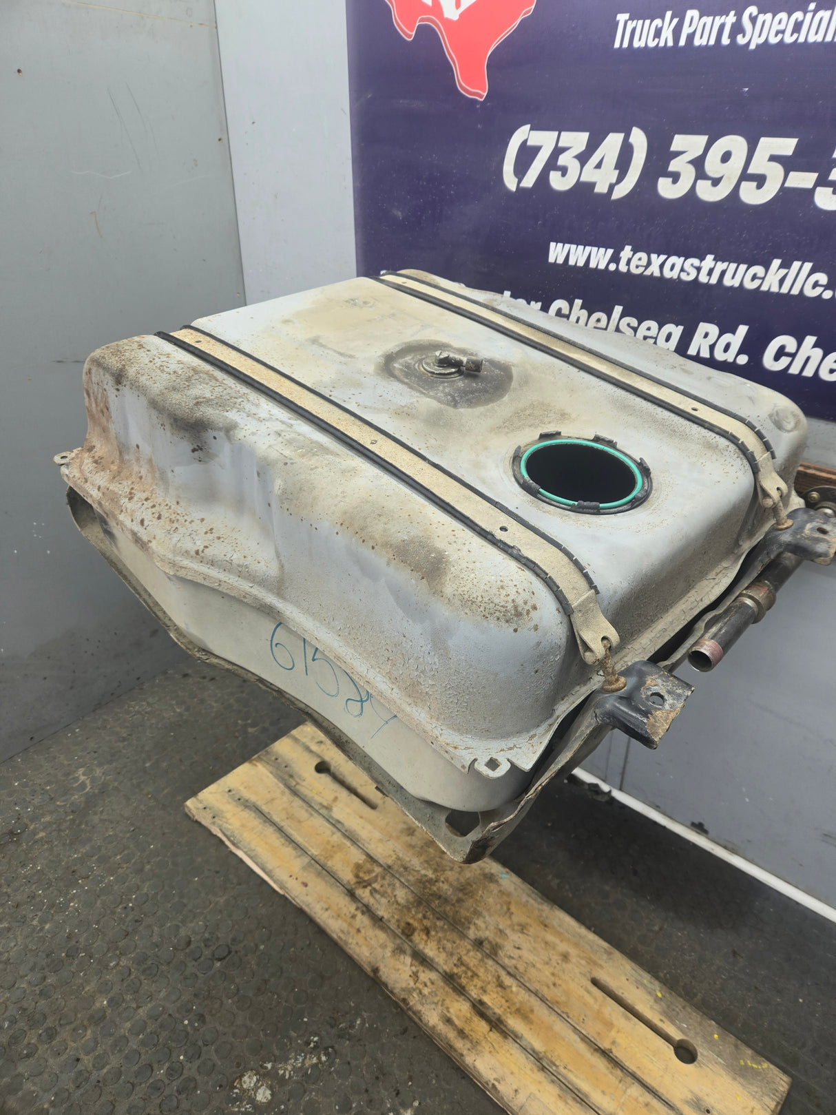 2011-2016 Ford Super Duty F350 F450 F550 Cab & Chassis Fuel Tank Rear mount behind the axle