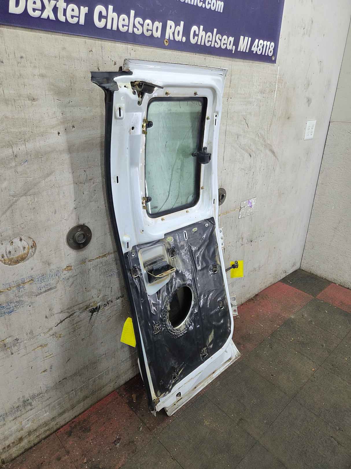 1999-2007 Ford Super Duty F250 F350 F450 F550 RH Extended Cab Passenger Rear Door