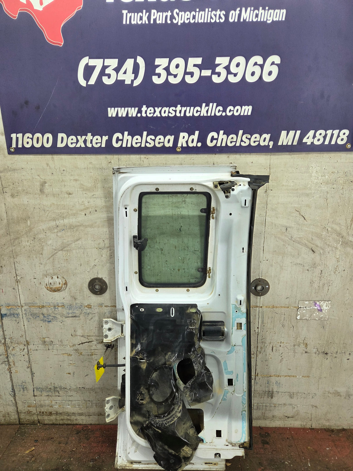 1999-2007 Ford Super Duty F250 F350 F450 F550 LH Extended Cab Driver Side Rear Door