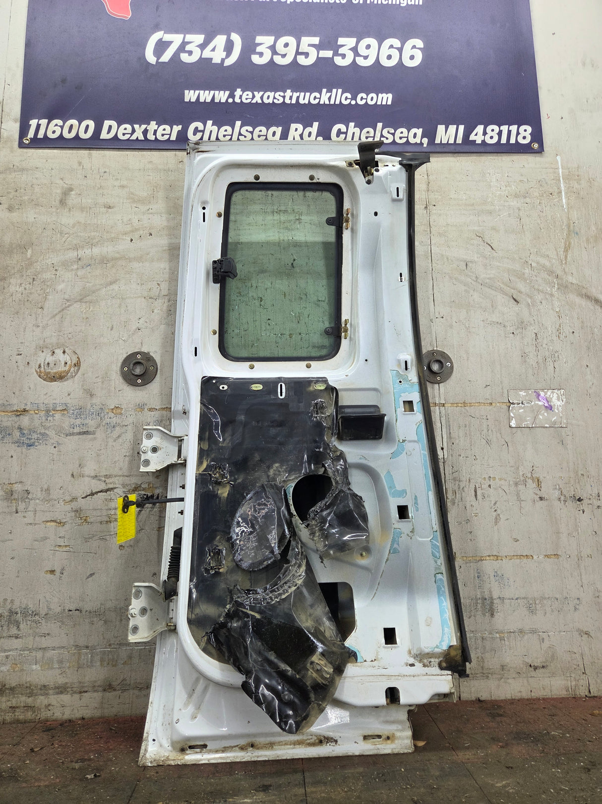 1999-2007 Ford Super Duty F250 F350 F450 F550 LH Extended Cab Driver Side Rear Door