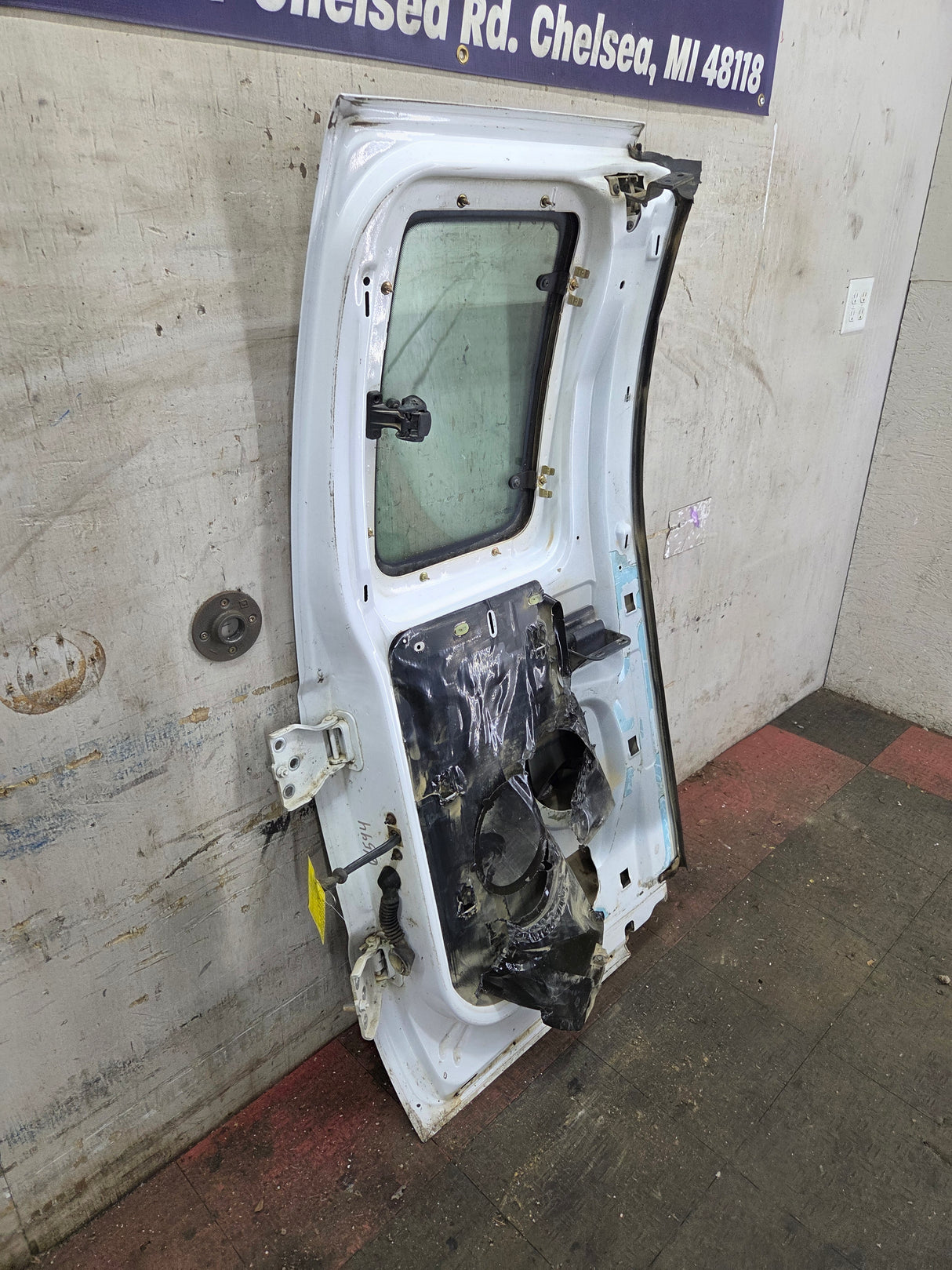 1999-2007 Ford Super Duty F250 F350 F450 F550 LH Extended Cab Driver Side Rear Door