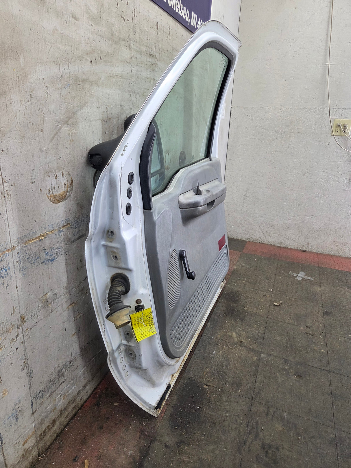 1999-2011 Ford Super Duty RH Passenger Side Front Door F250 F350 F450 F550