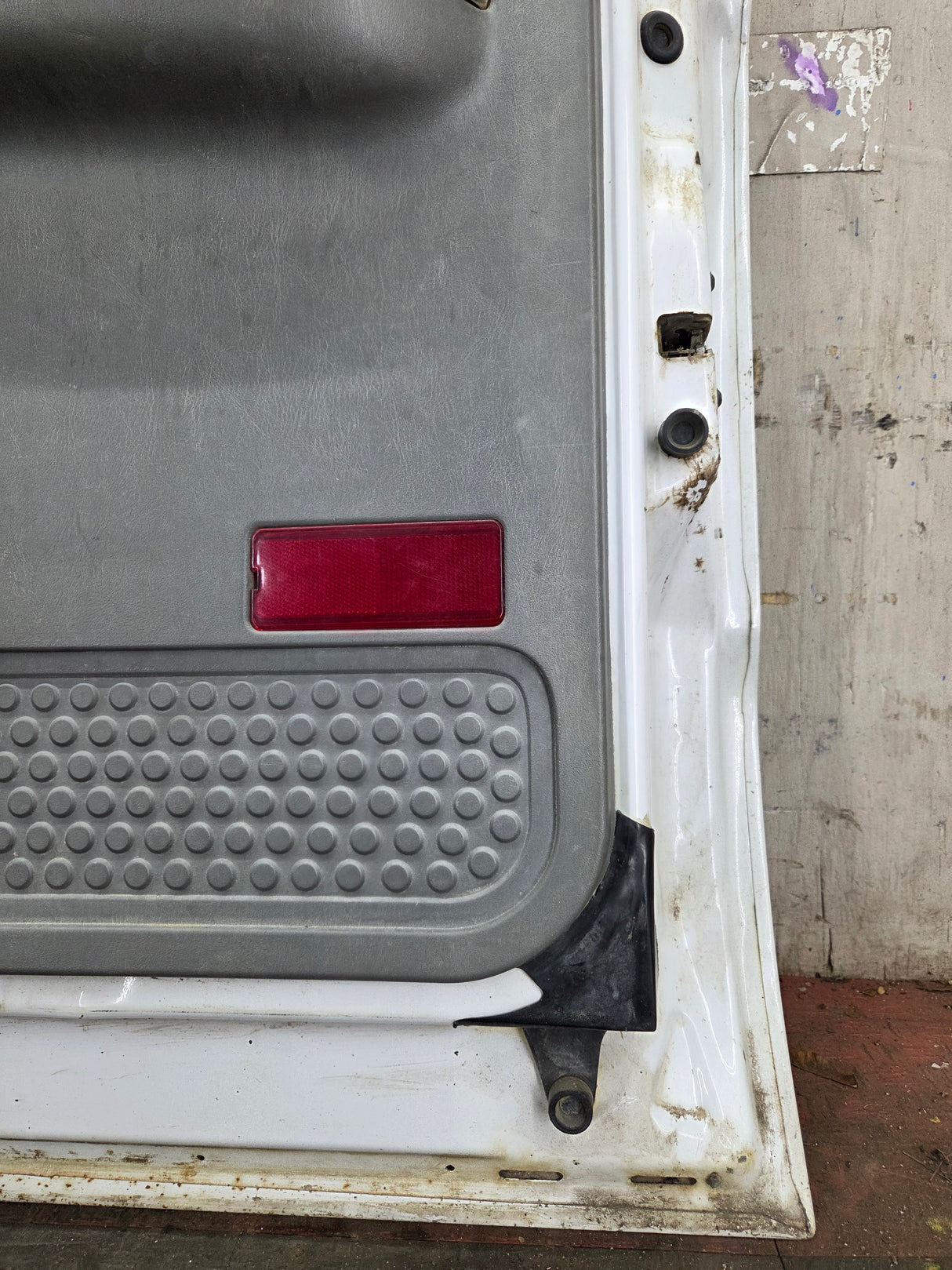 1999-2011 Ford Super Duty RH Passenger Side Front Door F250 F350 F450 F550