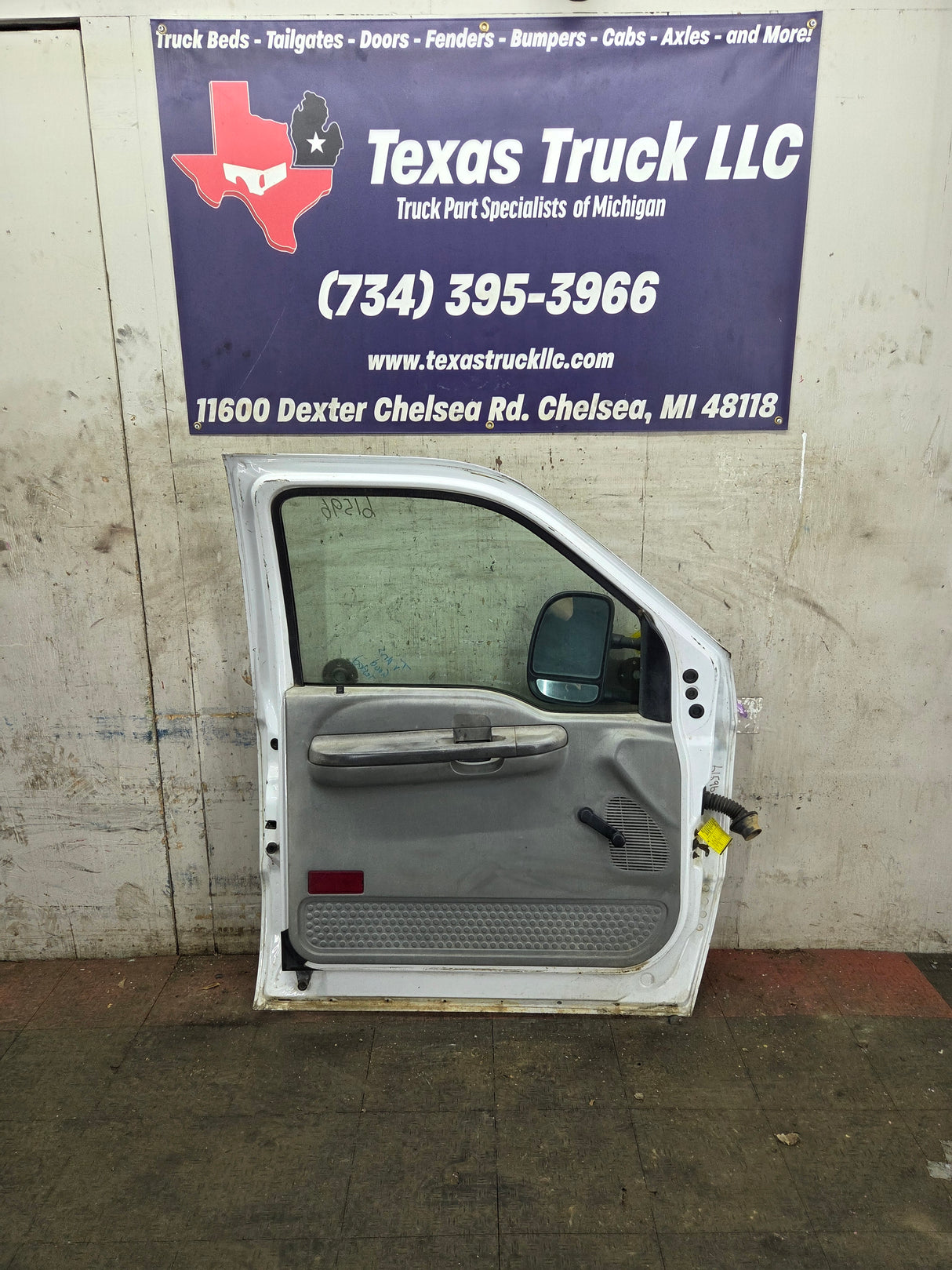 1999-2011 Ford Super Duty LH Driver Side Front Door F250 F350 F450 F550