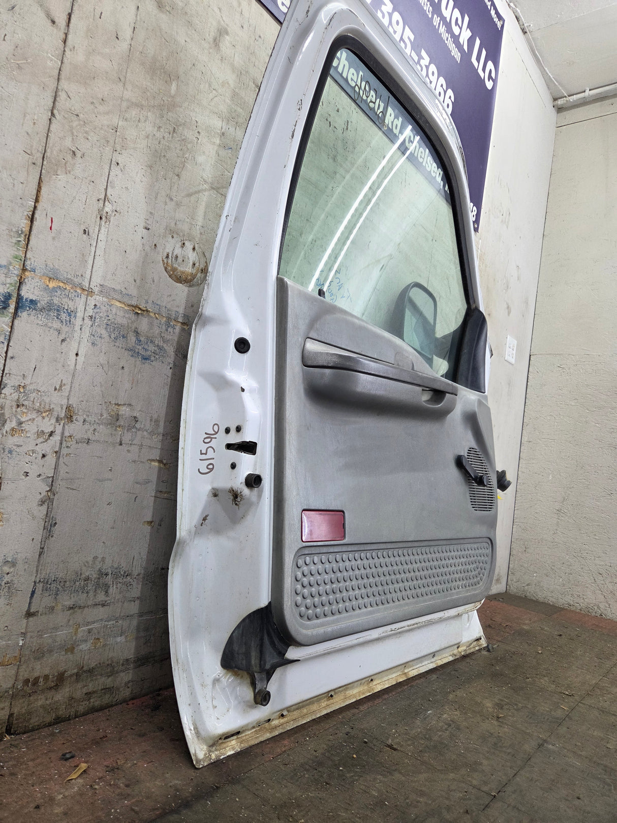 1999-2011 Ford Super Duty LH Driver Side Front Door F250 F350 F450 F550