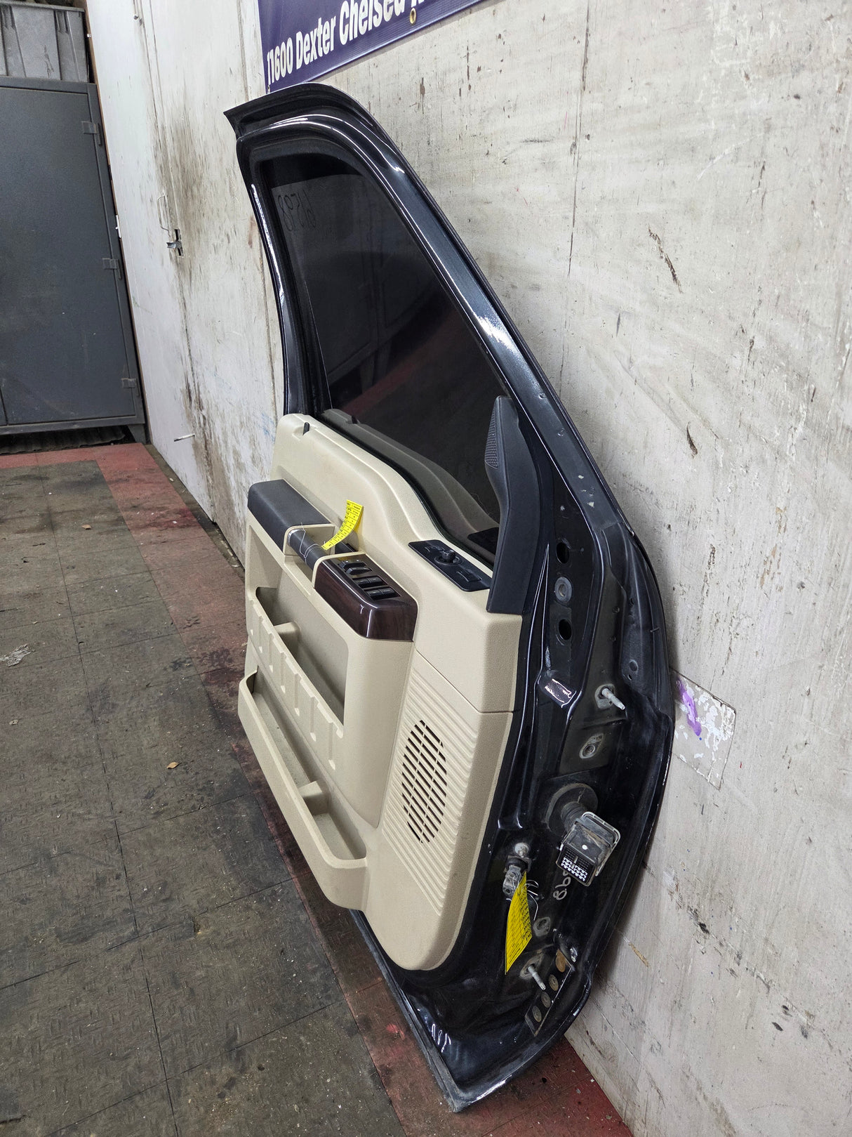2008-2011 Ford Super Duty / Excursion Front Drivers LH Door F250 F350 F450 F550