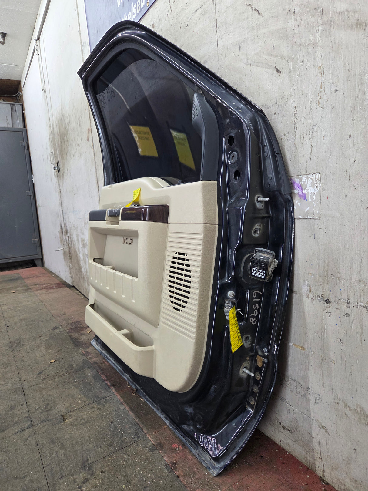 2008-2011 Ford Super Duty / Excursion Front Drivers LH Door F250 F350 F450 F550