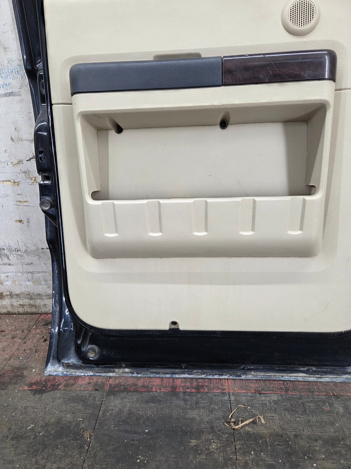2008-2011 Ford Super Duty Driver Side Rear Door LH Crew Cab F250 F350 F450 F550