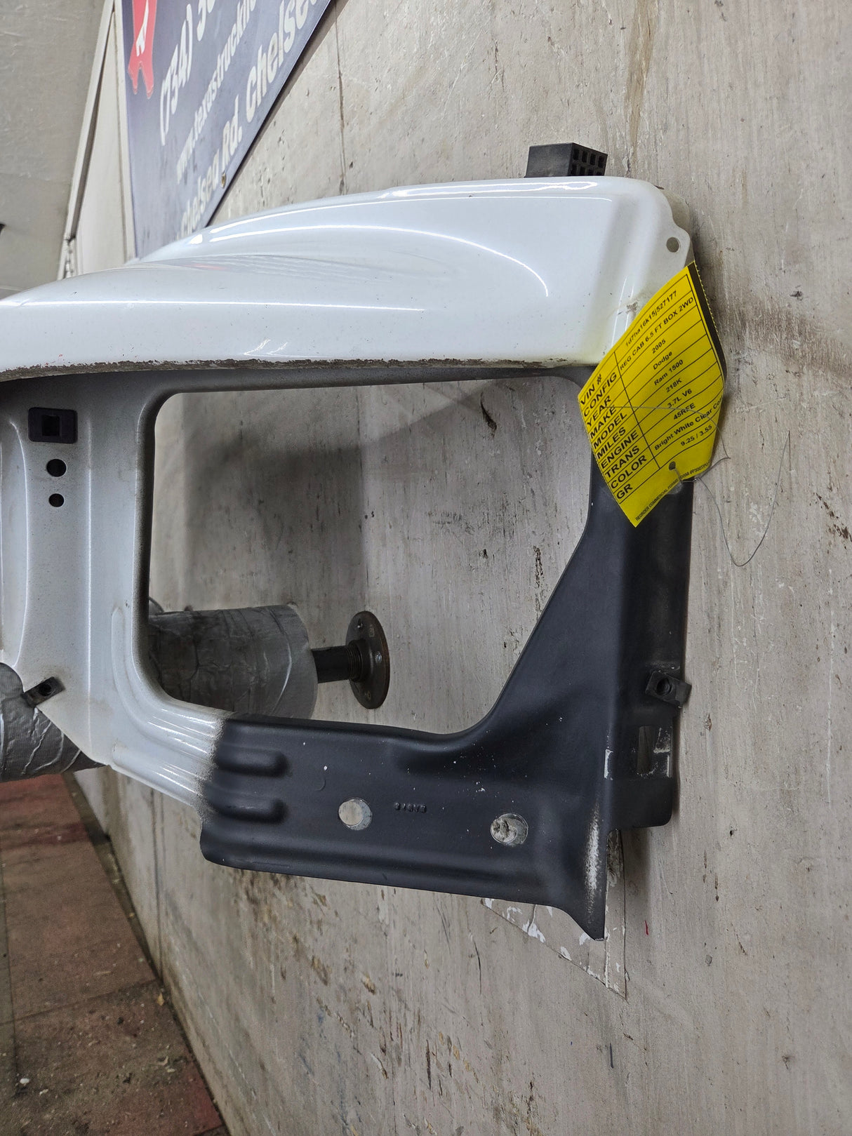 2003-2005 Dodge Ram 3rd Gen 1500 2500 3500 RH Passenger Side Fender