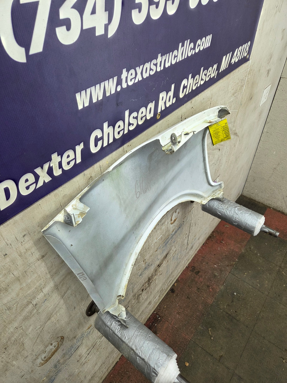 1996-2002 Chevrolet / GMC Express Savana 1500 2500 3500 Left Hand Driver Side Front Fender