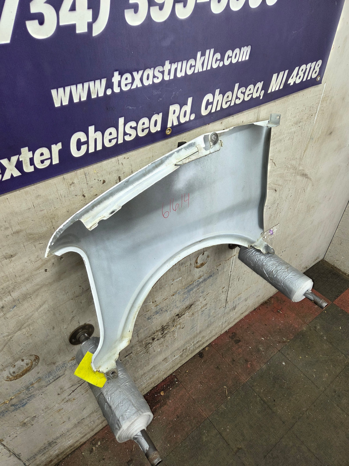 1996-2002 Chevrolet / GMC Express Savana 1500 2500 3500 Right Hand Passenger Side Front Fender