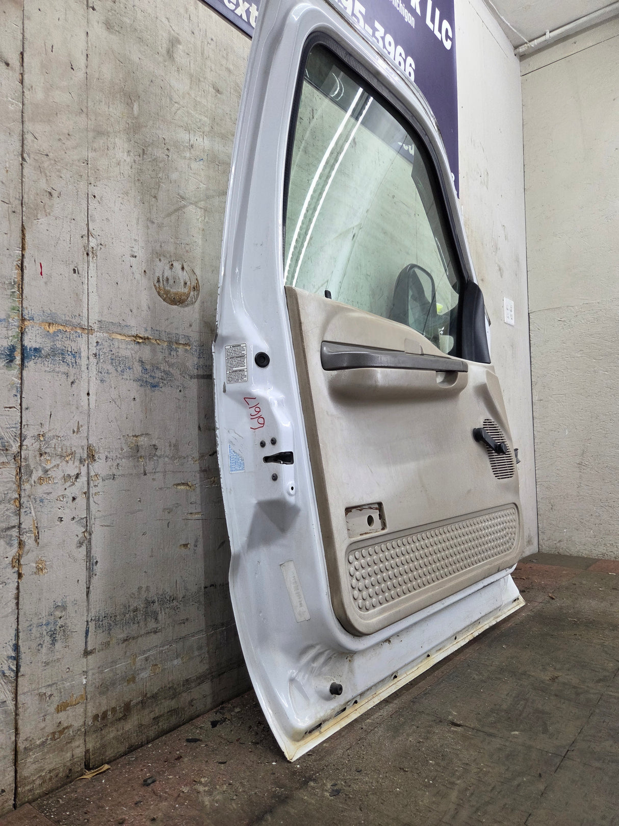 1999-2011 Ford Super Duty LH Driver Side Front Door F250 F350 F450 F550