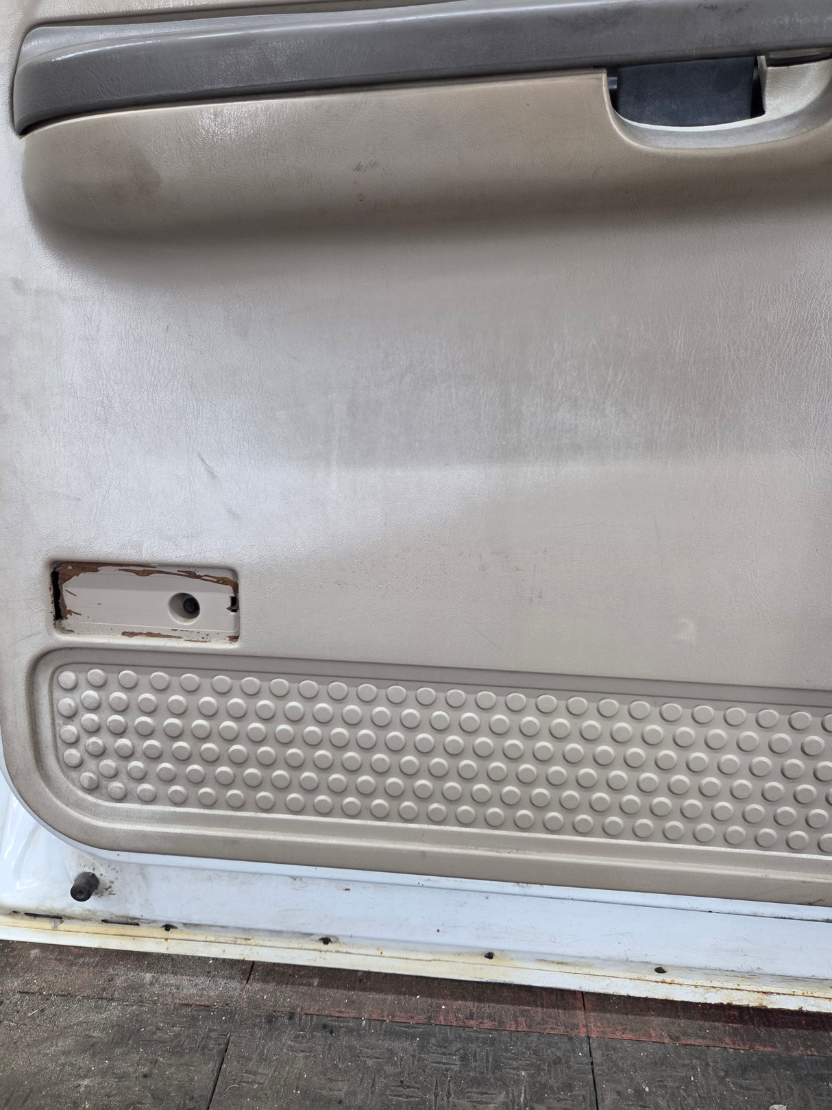 1999-2011 Ford Super Duty LH Driver Side Front Door F250 F350 F450 F550