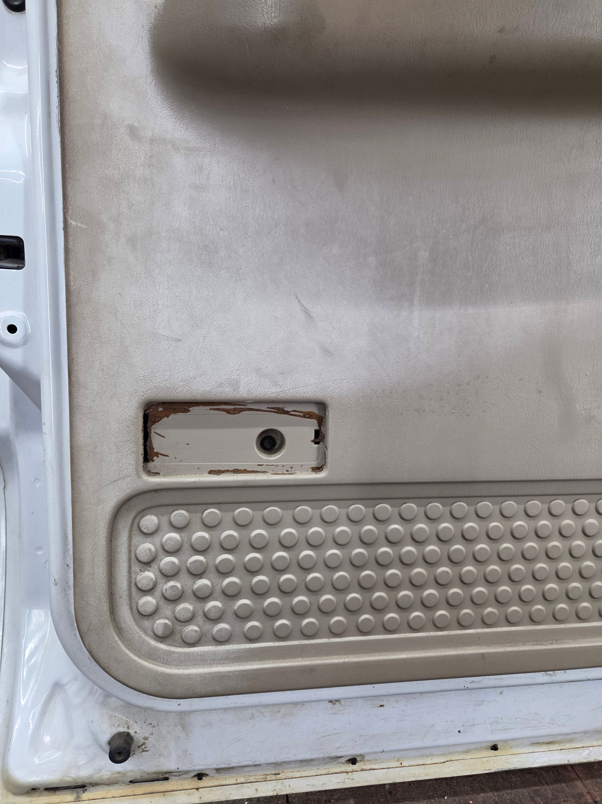 1999-2011 Ford Super Duty LH Driver Side Front Door F250 F350 F450 F550