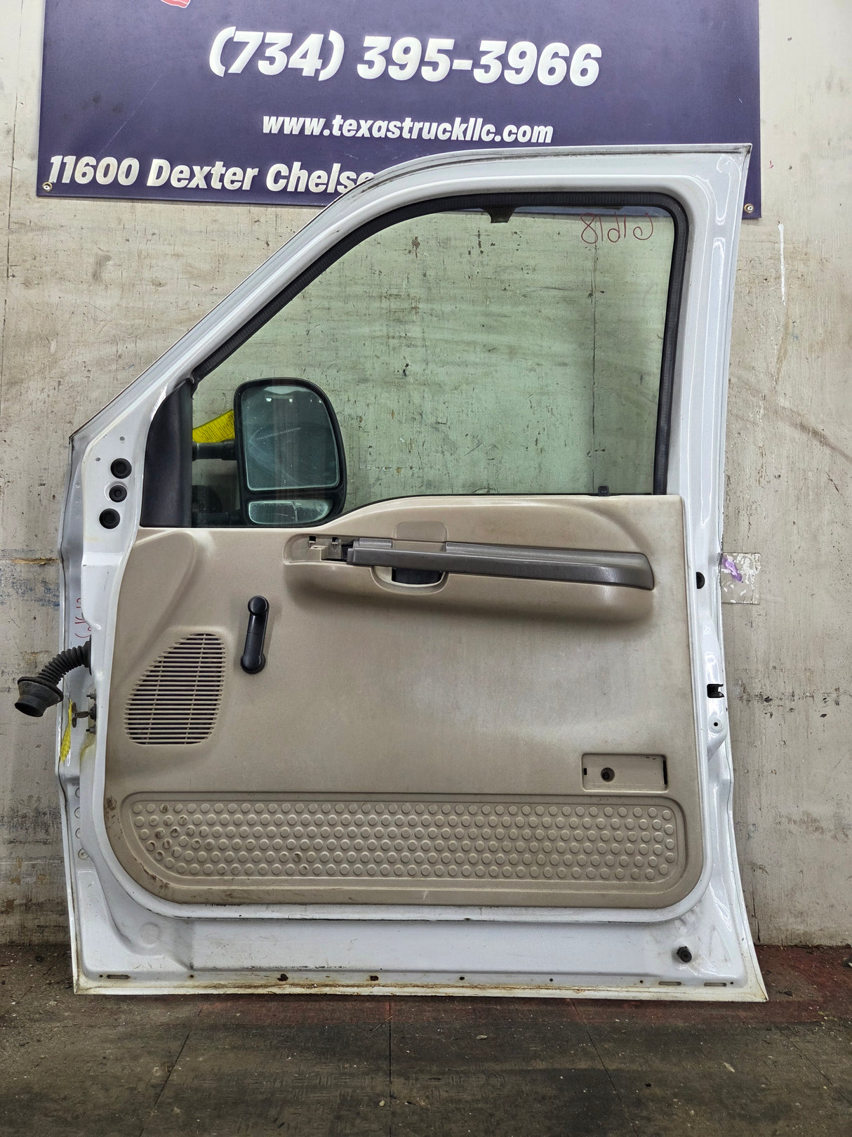 1999-2011 Ford Super Duty RH Passenger Side Front Door F250 F350 F450 F550